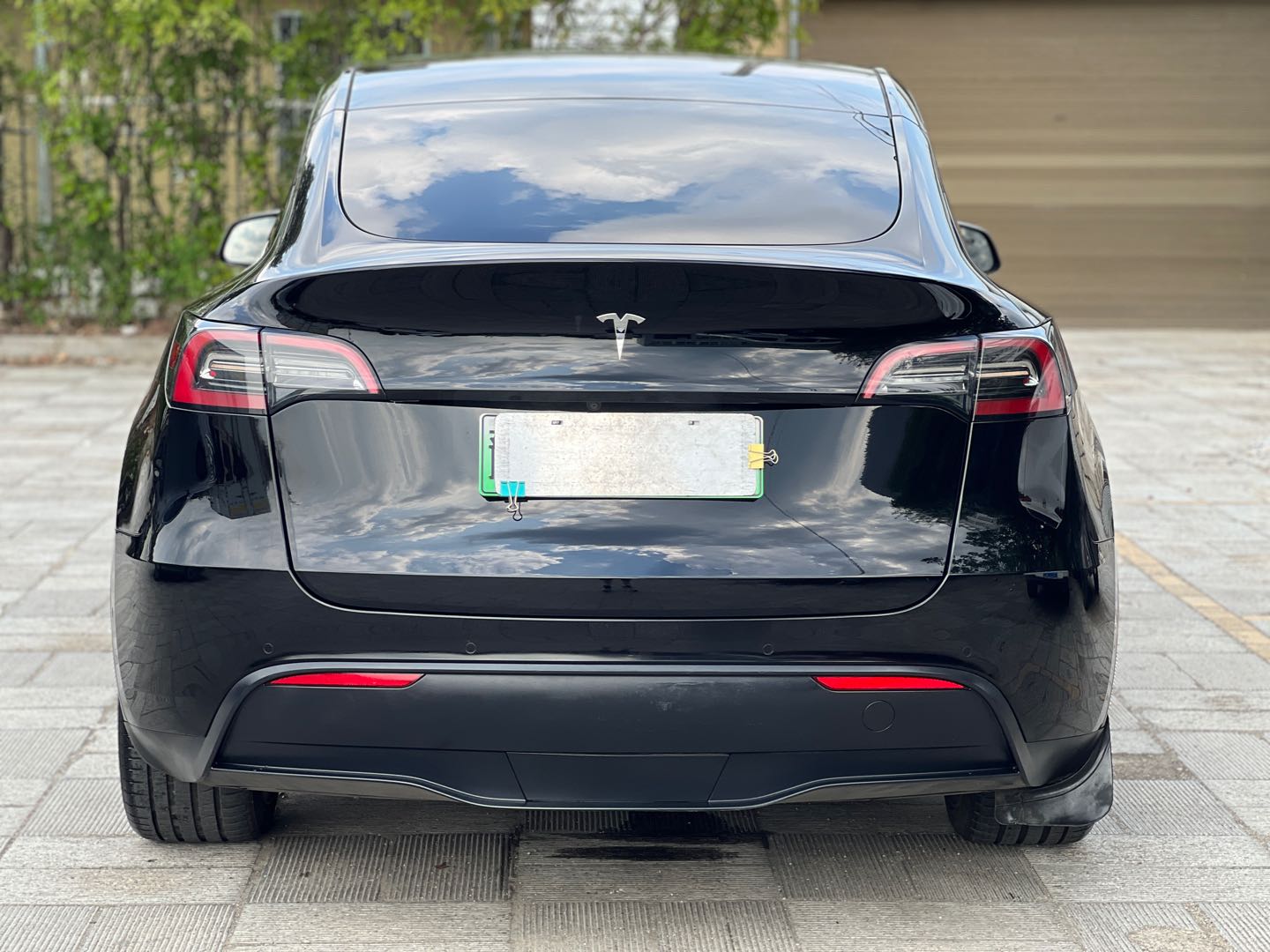 Tesla Model Y 2023 #10 Tesla Model Y 2023 car image #10