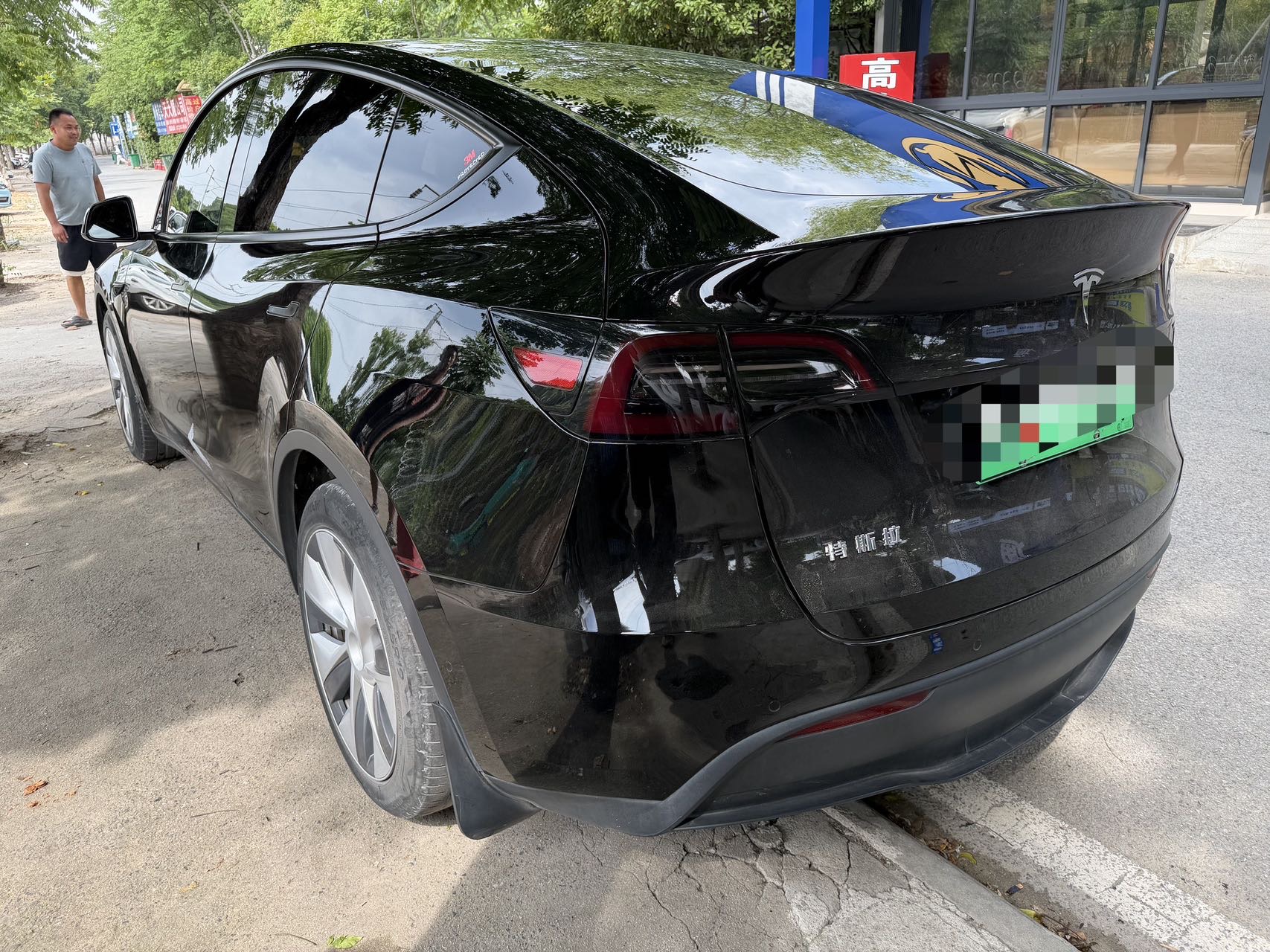 Tesla Model Y 2021 car image #5