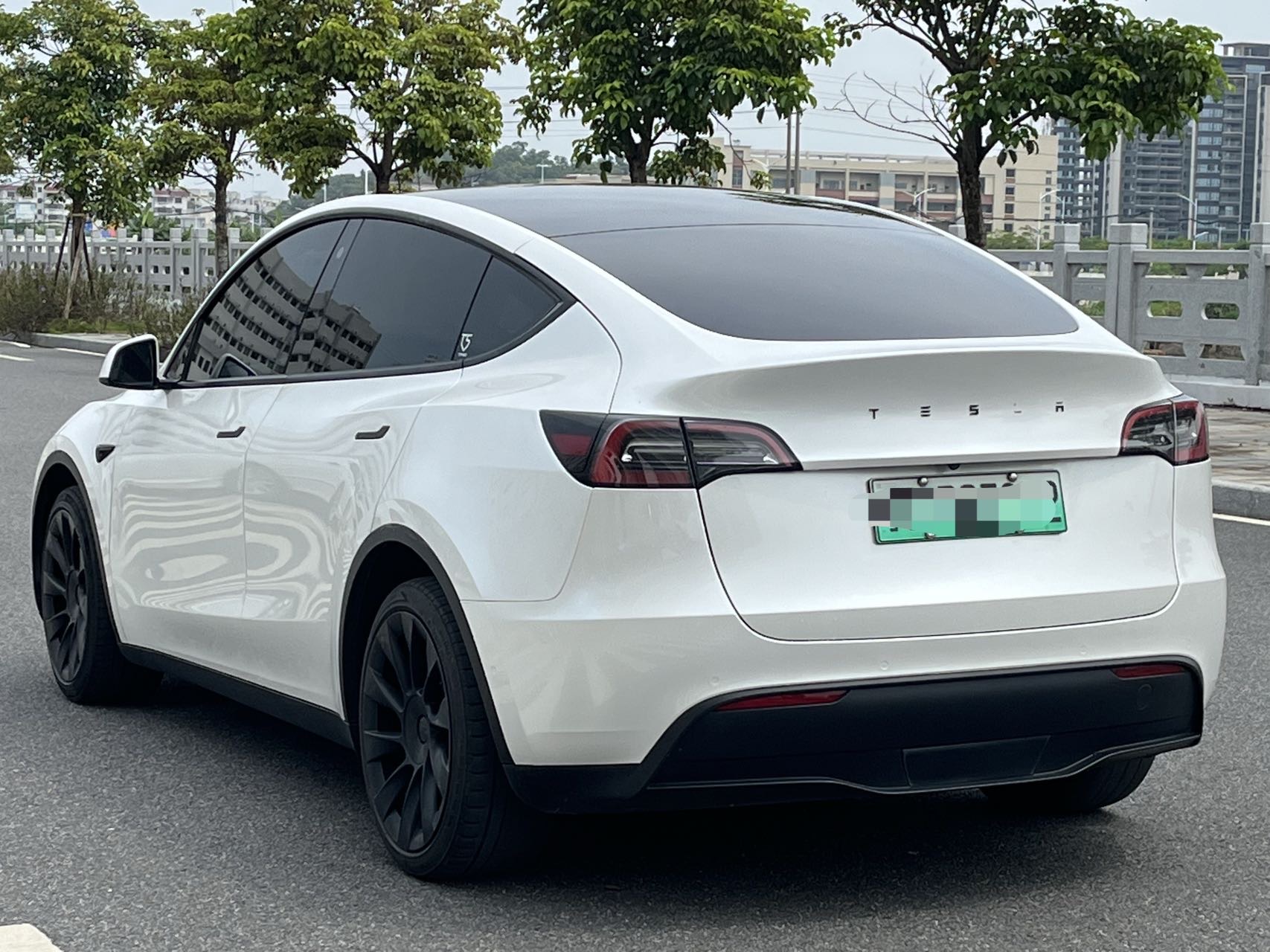2021 car image #8