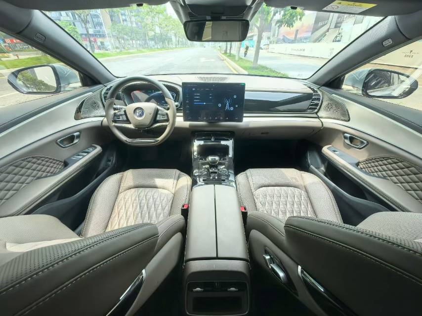 BYD Han 2023 car image #7