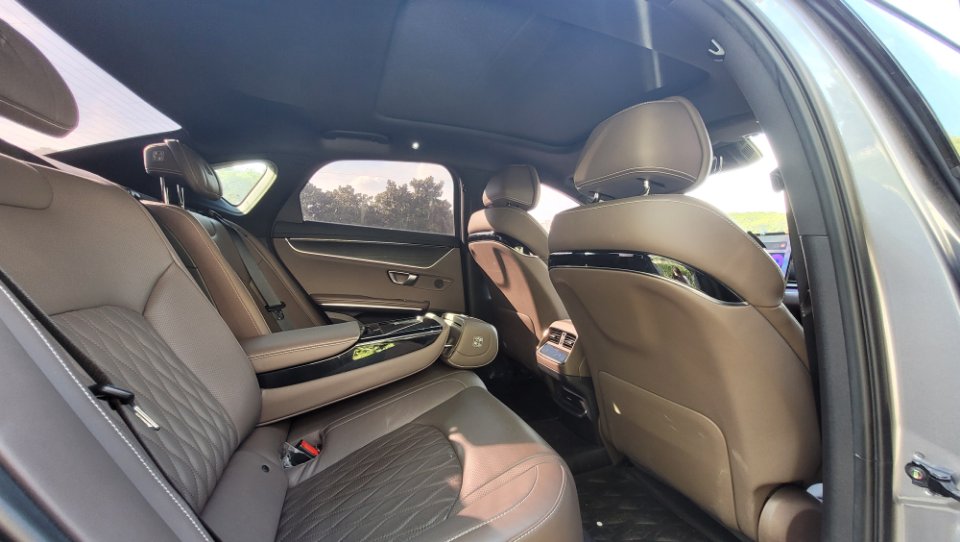 BYD Han 2022 car image #18