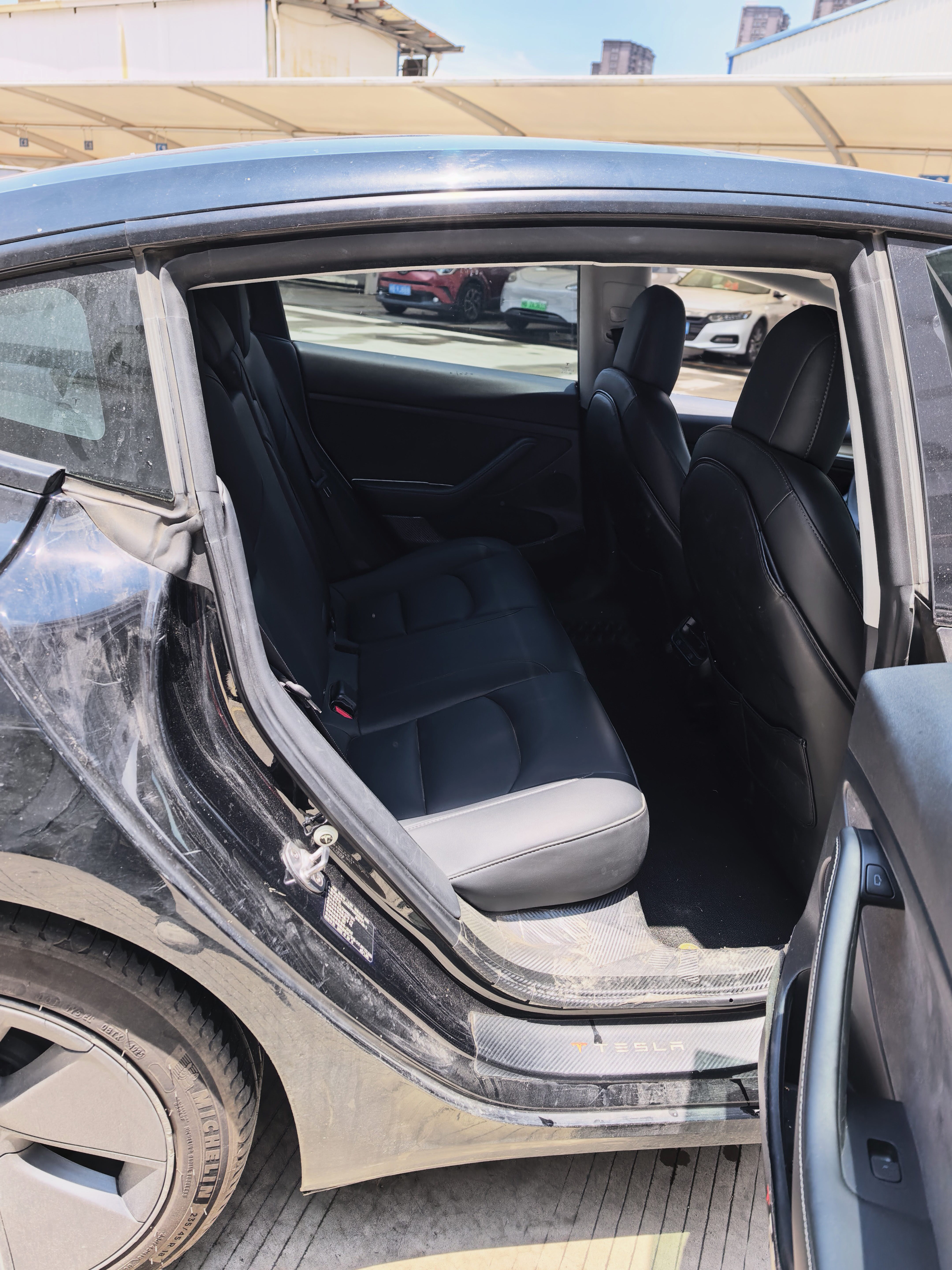 Tesla Model 3 2022 car image #8