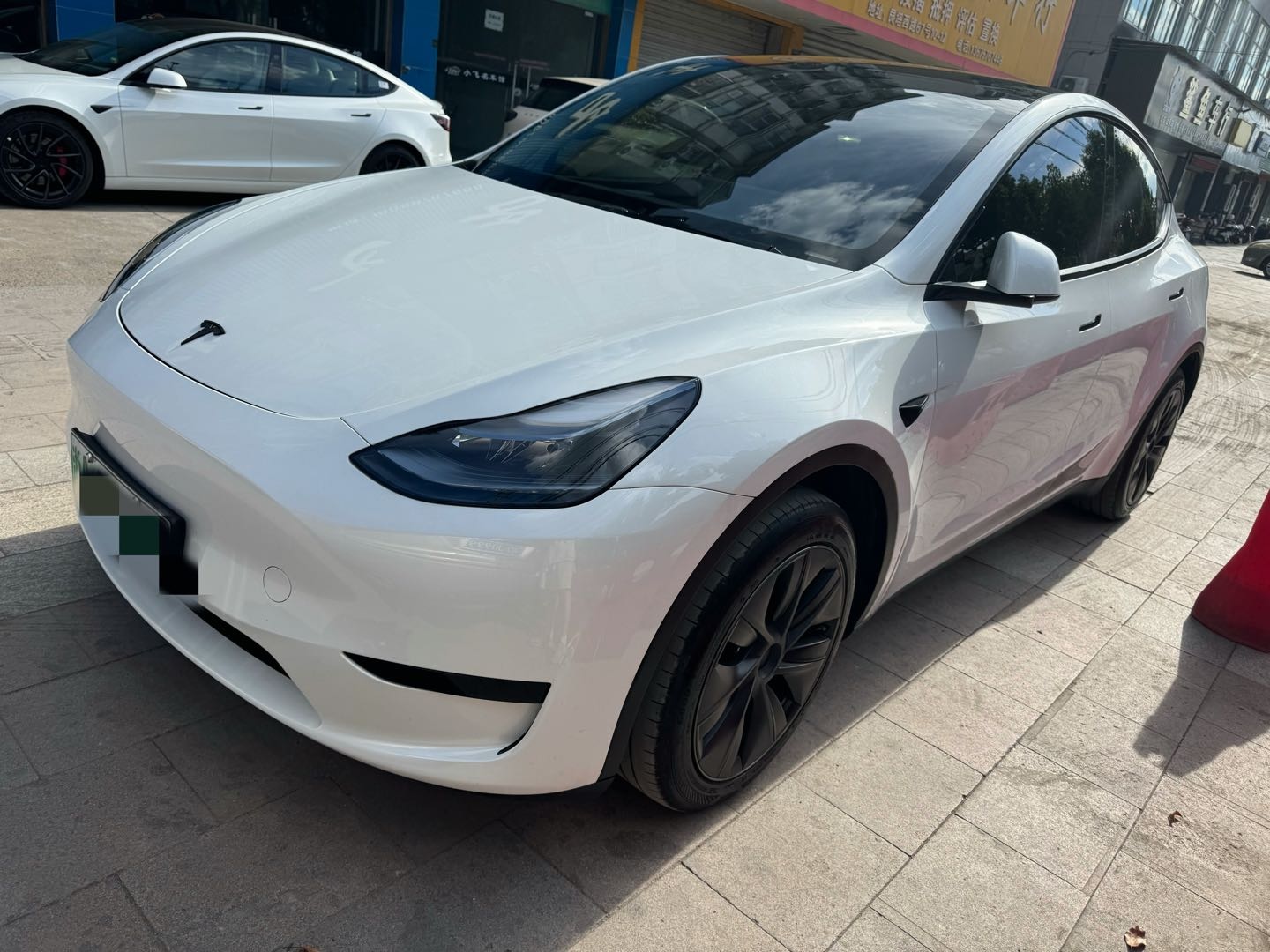 Tesla Model Y 2024 #2 Tesla Model Y 2024 car image #2
