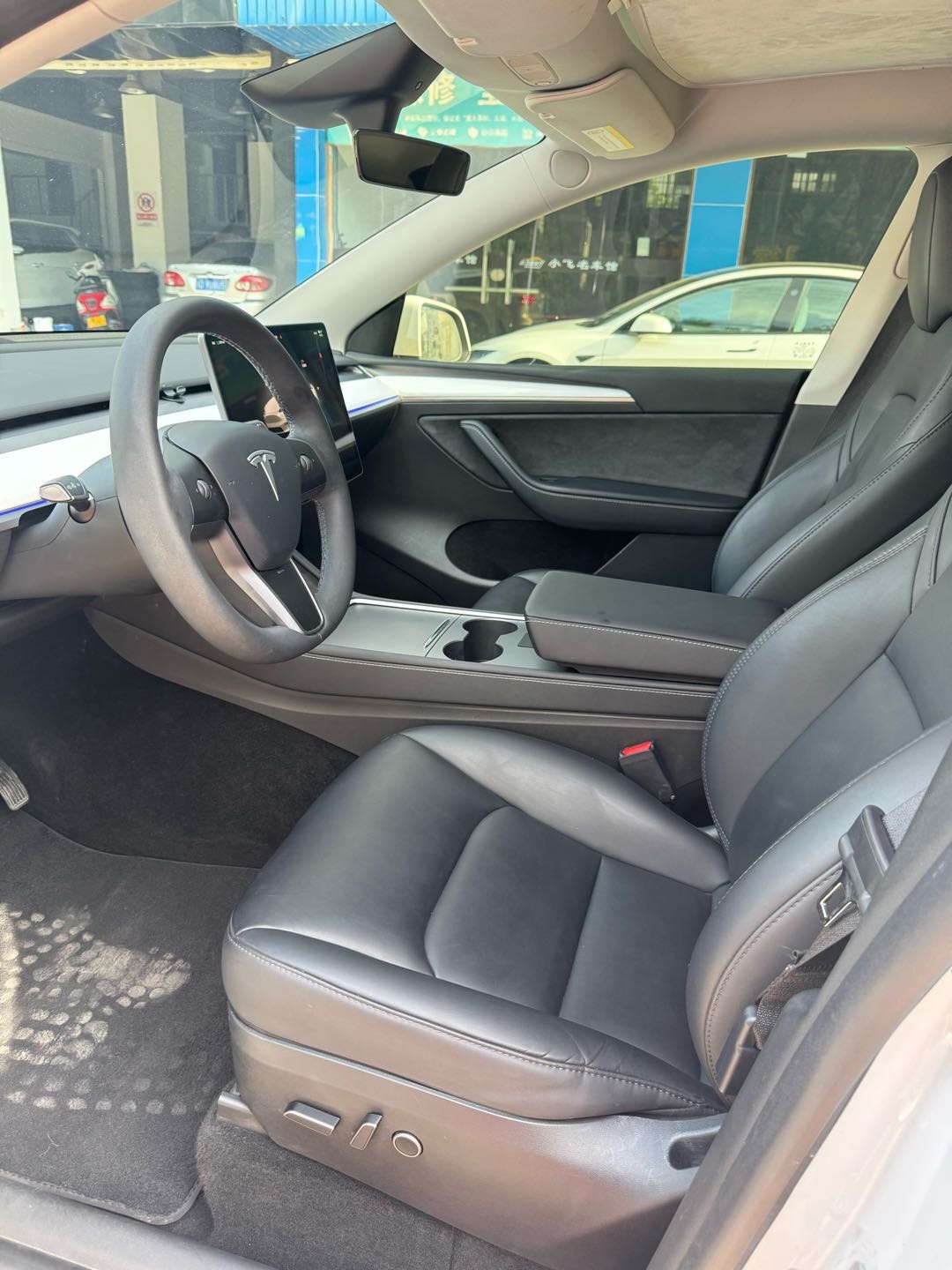 Tesla Model Y 2024 #7 Tesla Model Y 2024 car image #7