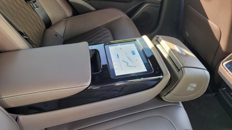BYD Han 2022 car image #17