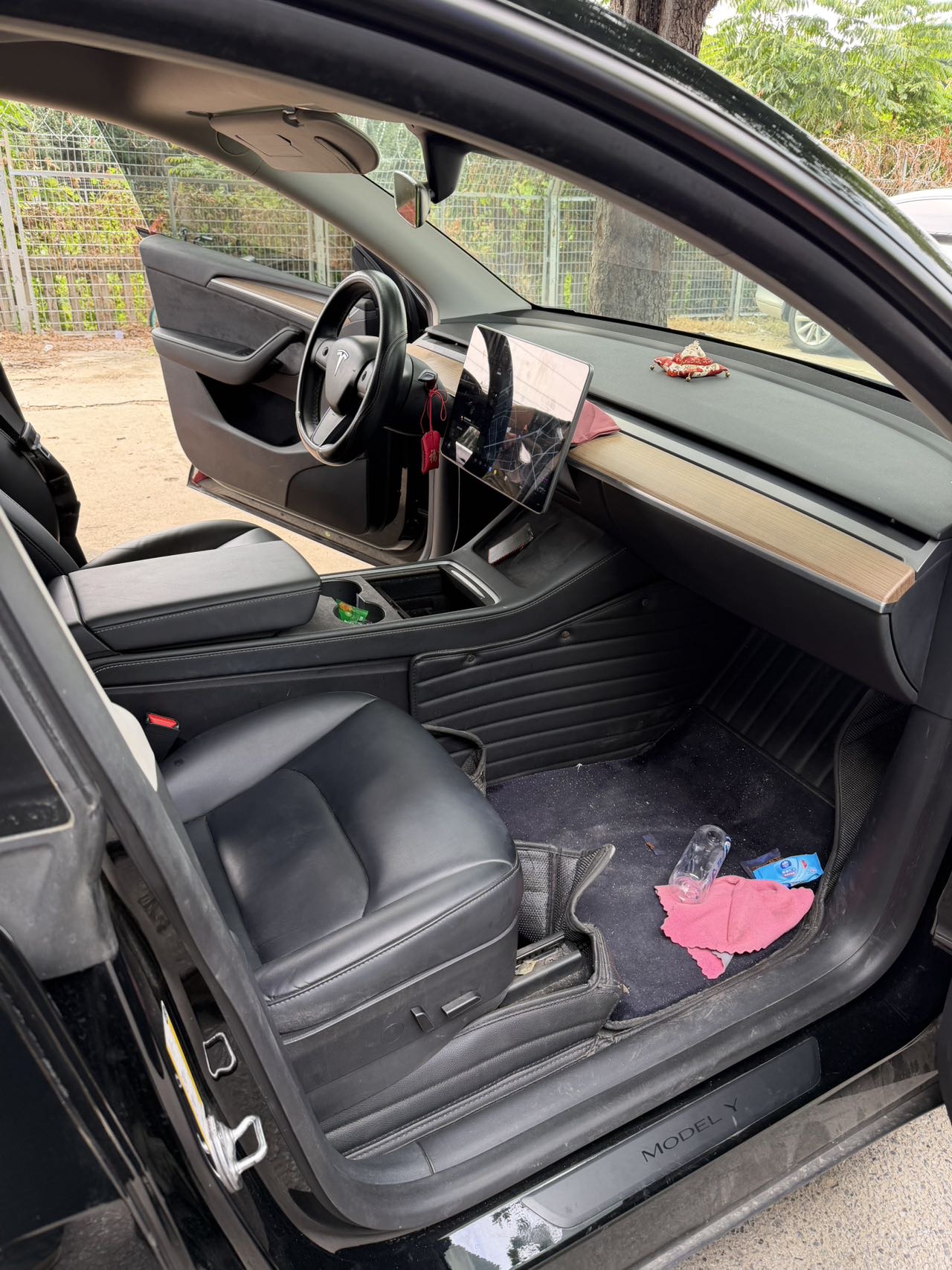 Tesla Model Y 2021 car image #7