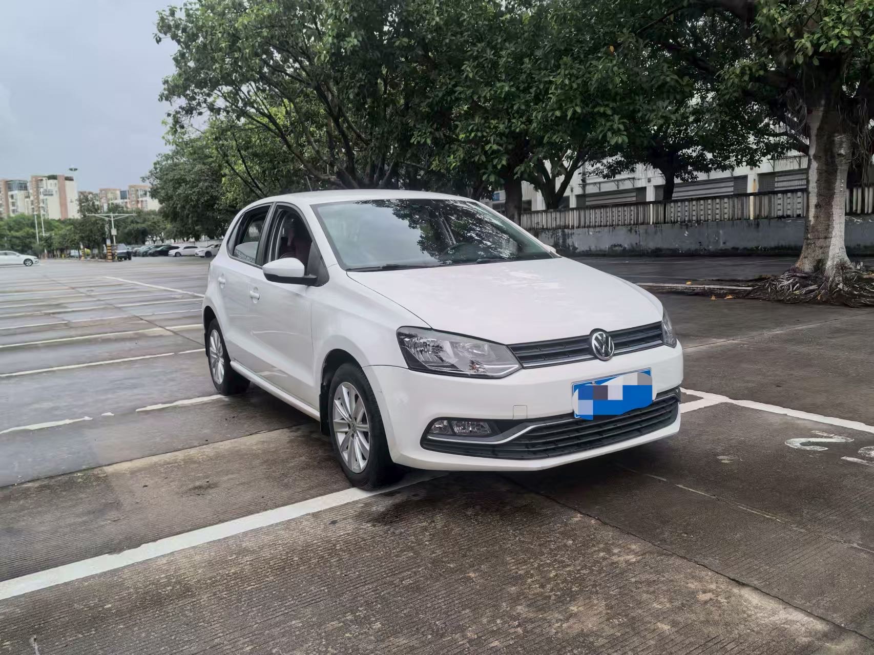 Volkswagen Polo 2015 car image #5