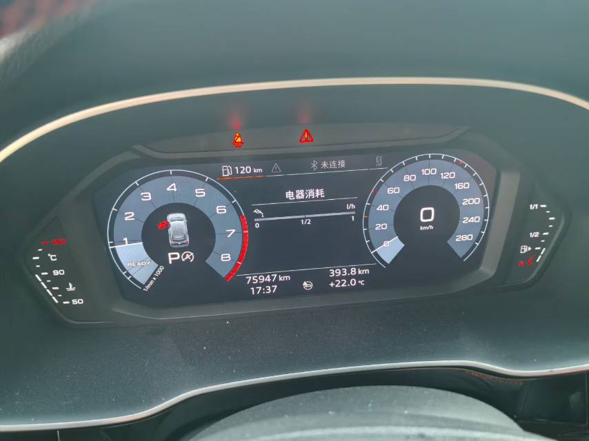 Audi Q3 2021 car image #7