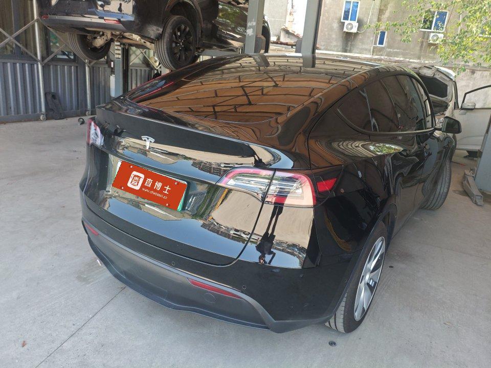 Tesla Model Y 2023 immagine di auto #11