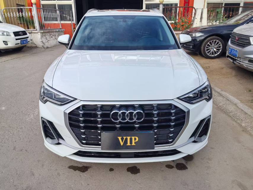 Audi Q3 2021 car image #4