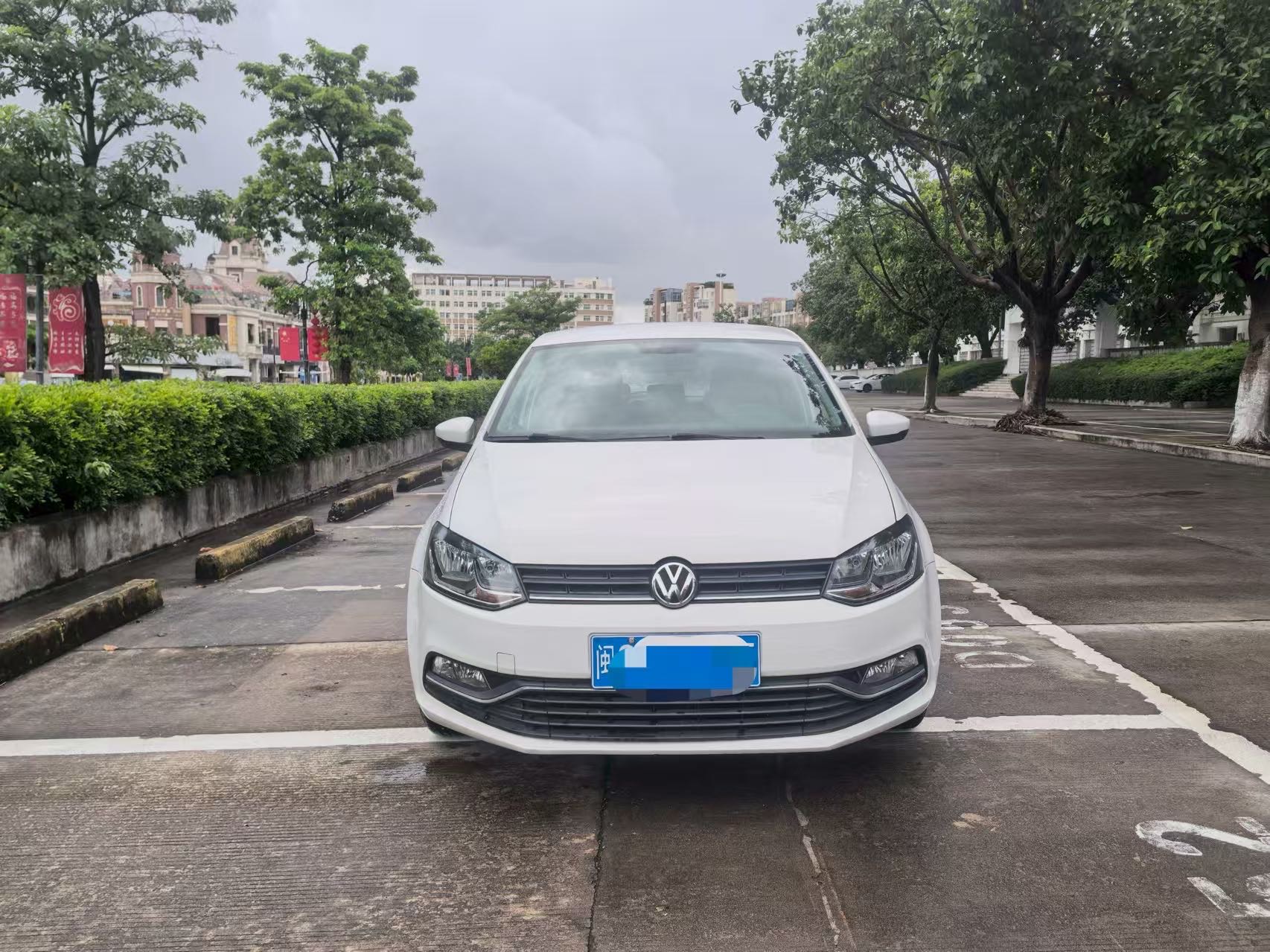 Volkswagen Polo 2015 car image #4