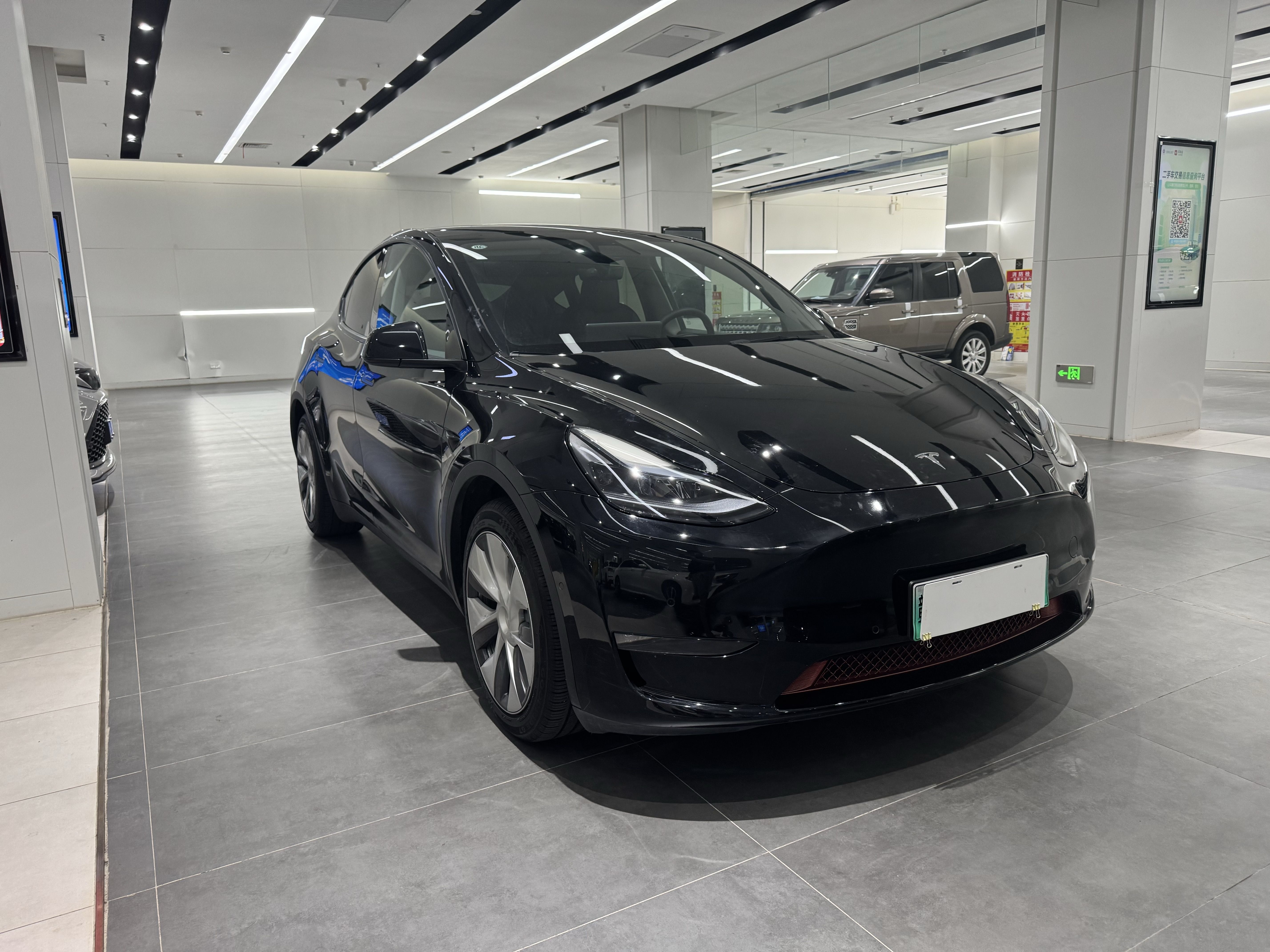Tesla Model Y 2022 car image #4