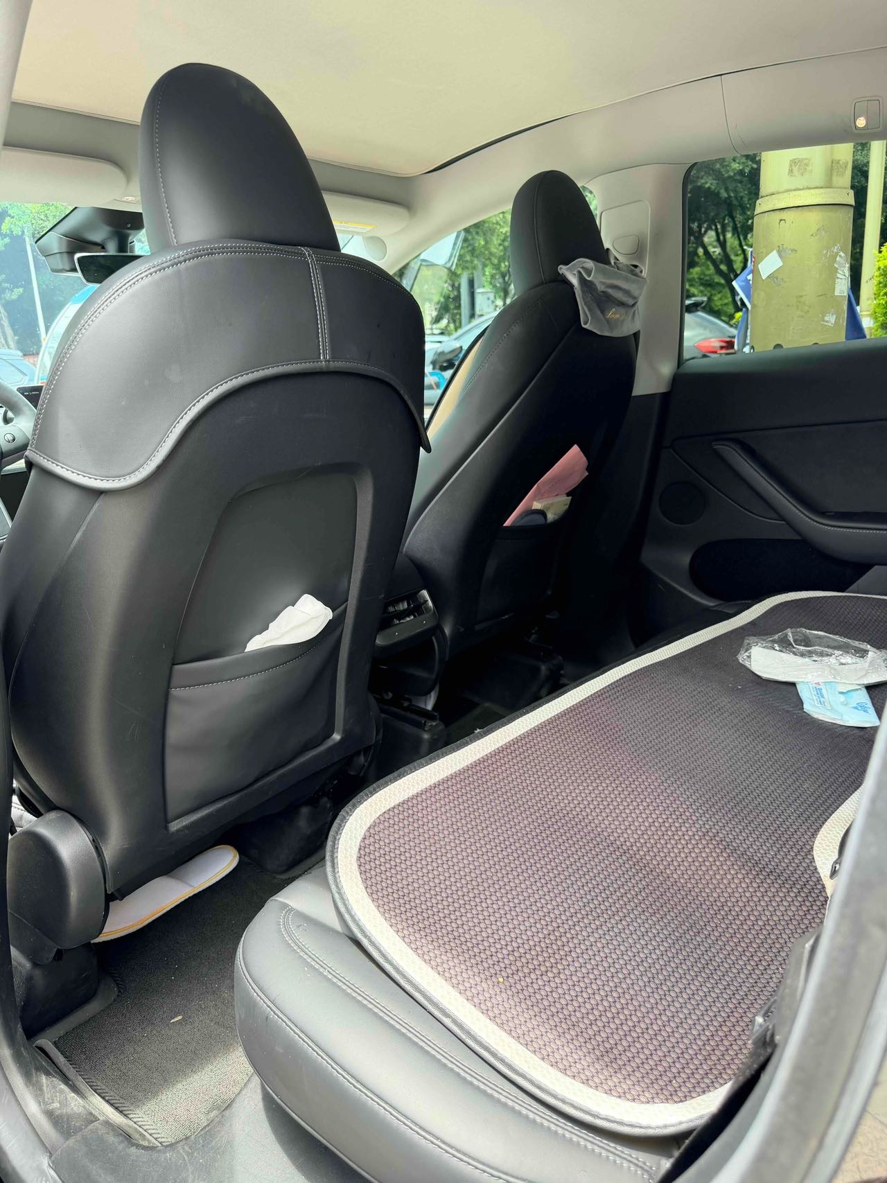 Tesla Model Y 2023 car image #9