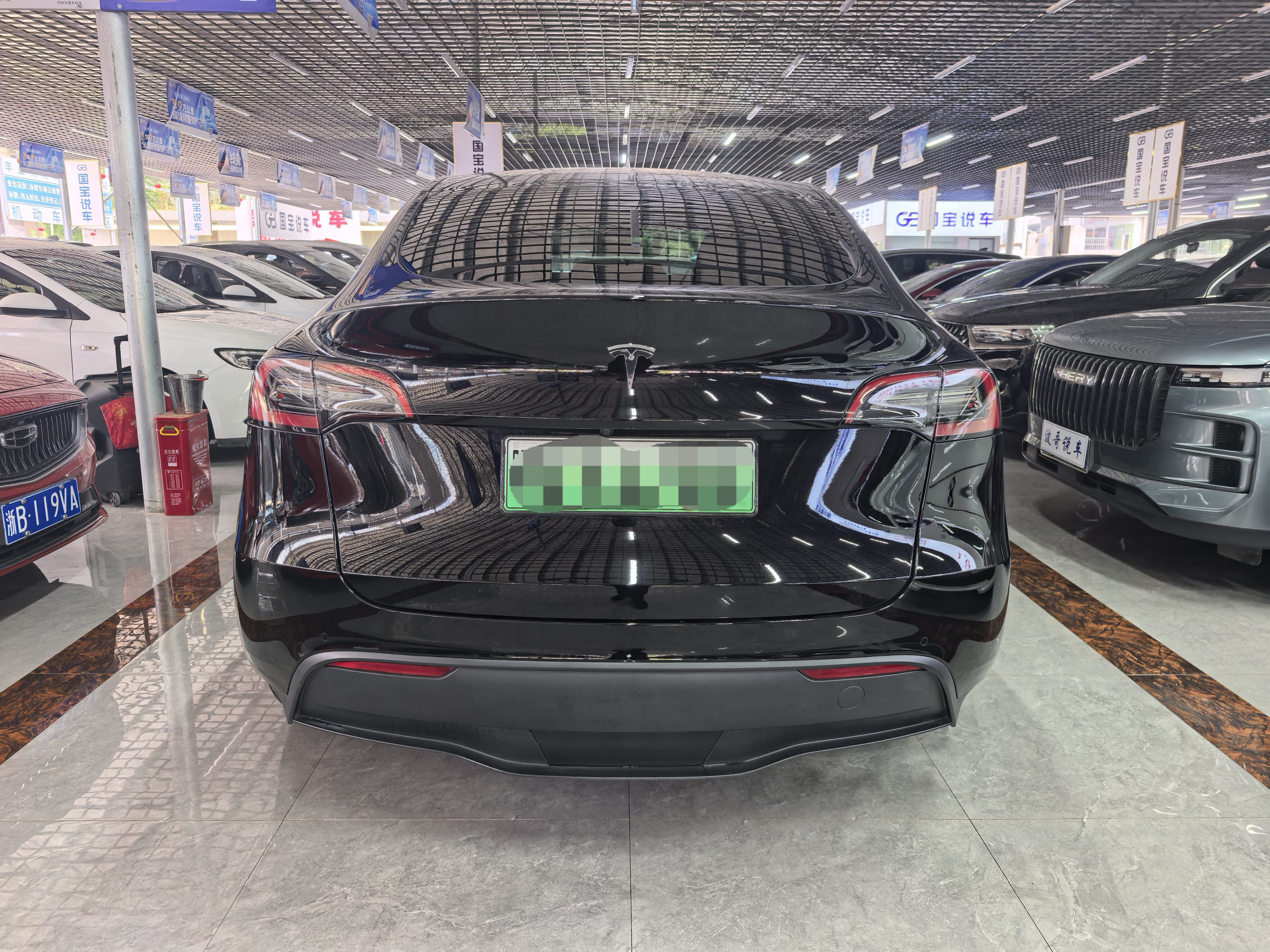 Tesla Model Y 2022 #5 Tesla Model Y 2022 car image #5
