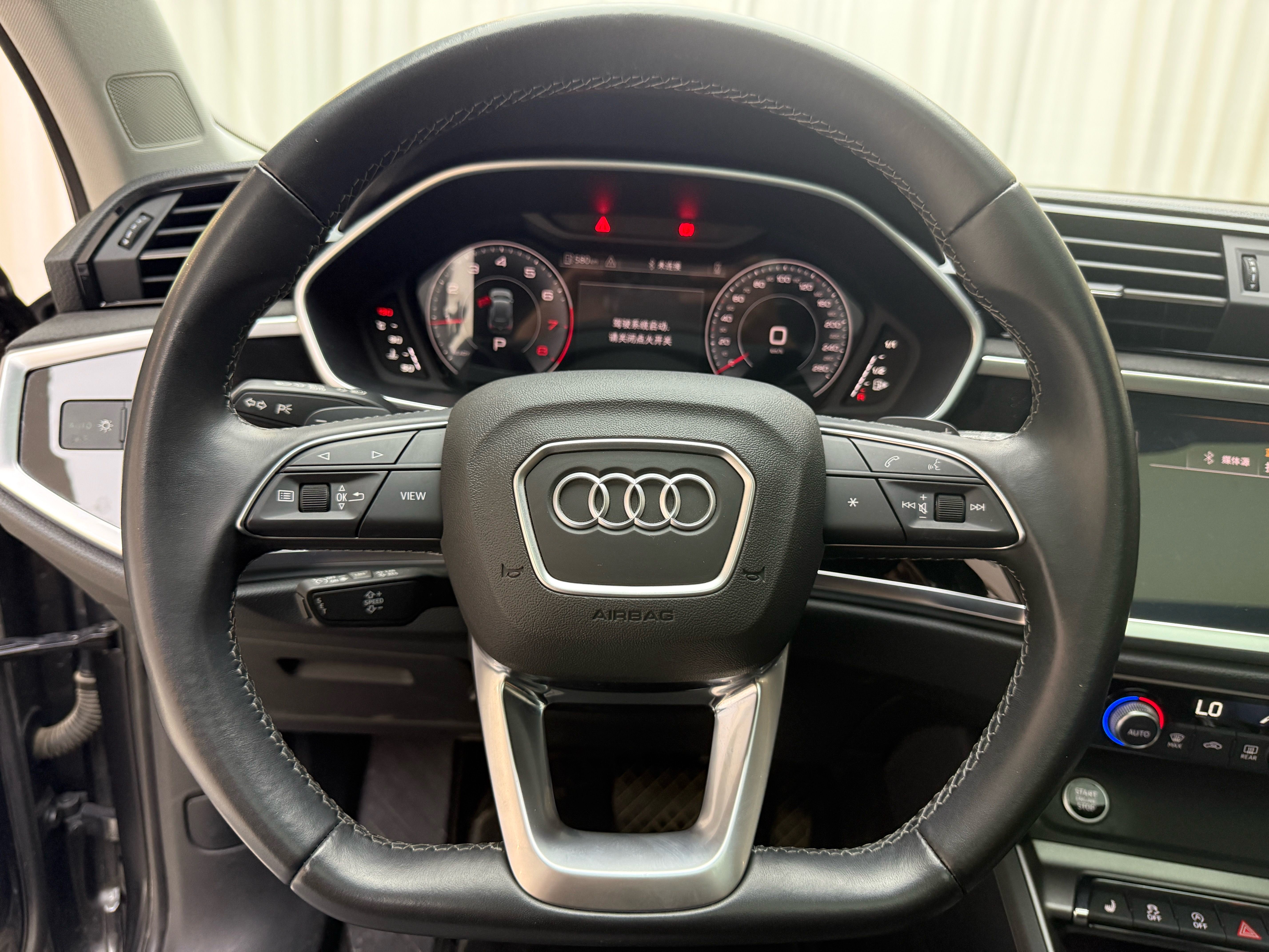 Audi Q3 2023 car image #6