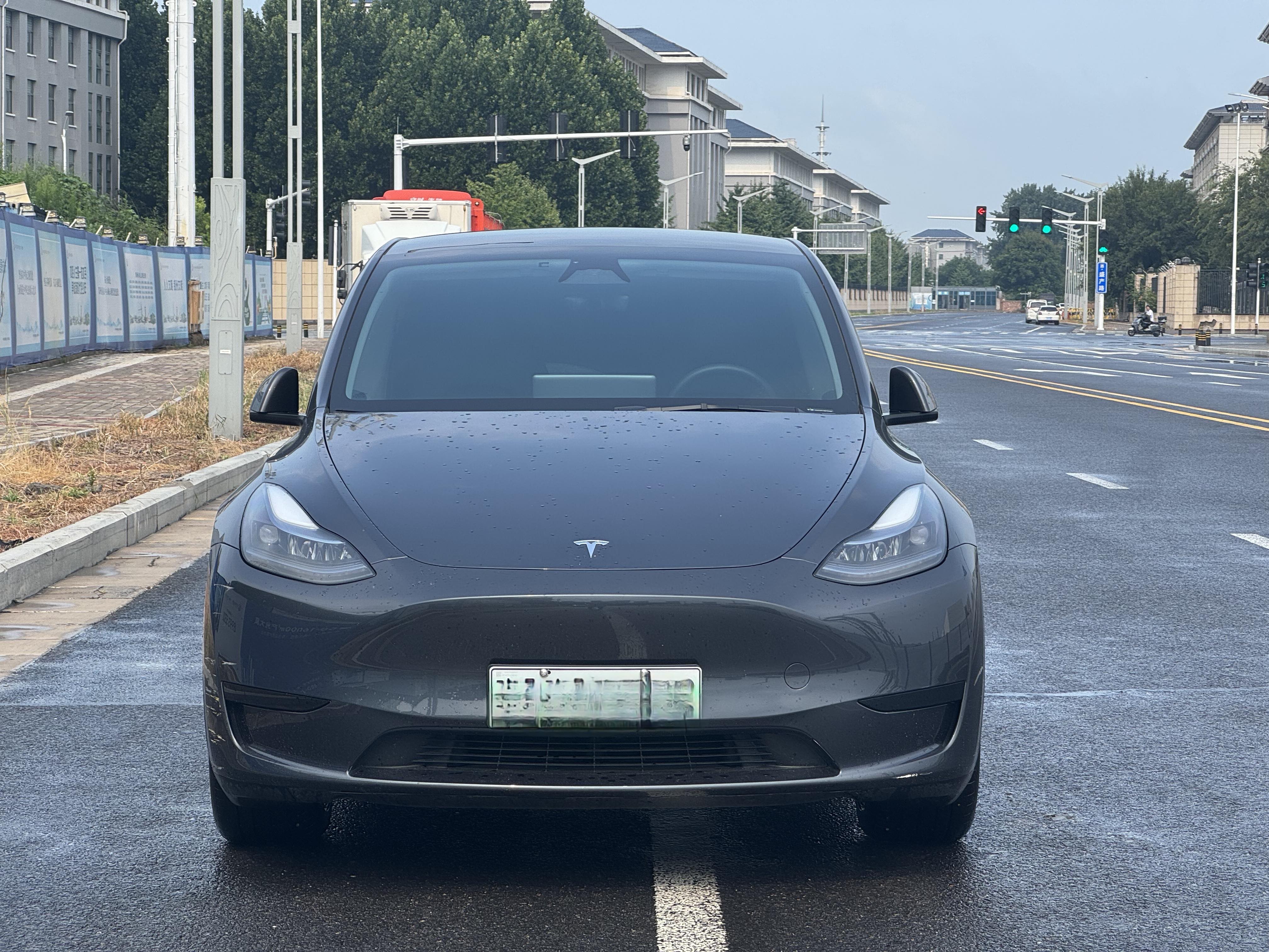 Tesla Model Y 2024 car image #4