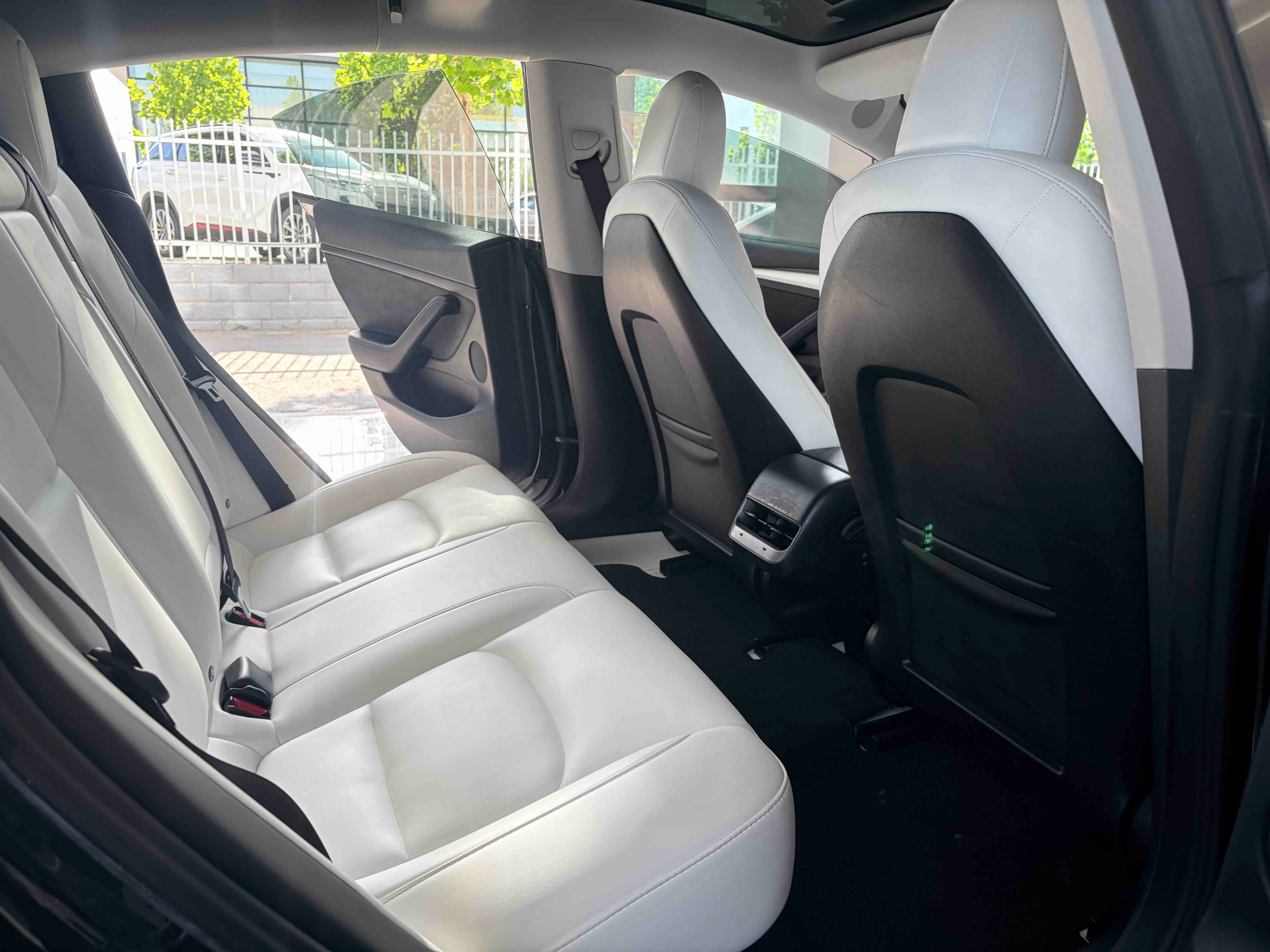 Tesla Model 3 2023 car image #6