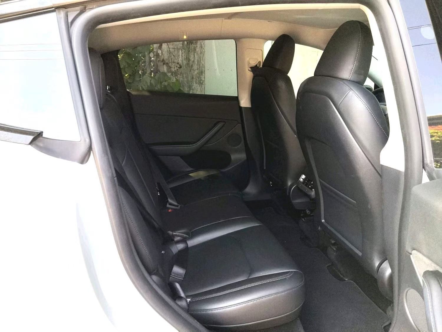 Tesla Model Y 2024 #7 Tesla Model Y 2024 car image #7