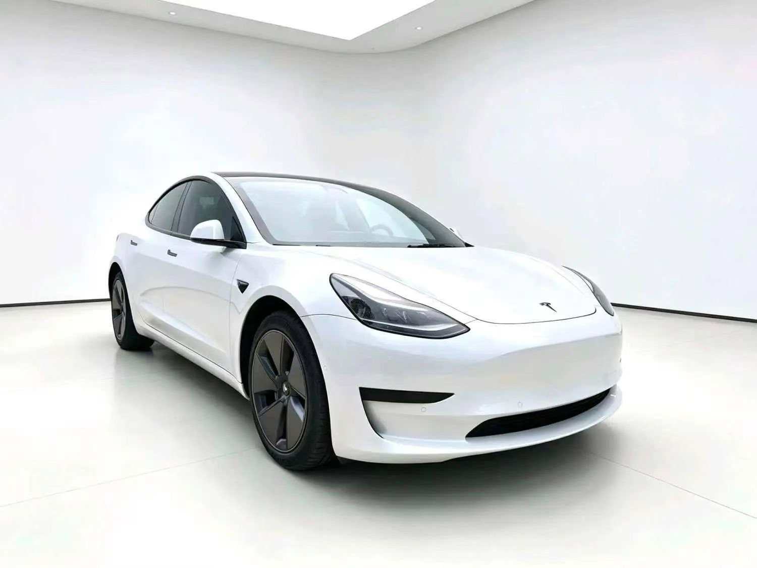 Tesla Model 3 2020 car image #5