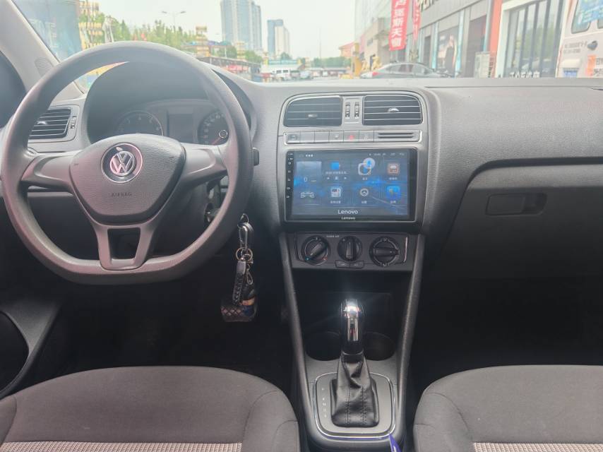 Volkswagen Polo 2019 car image #8