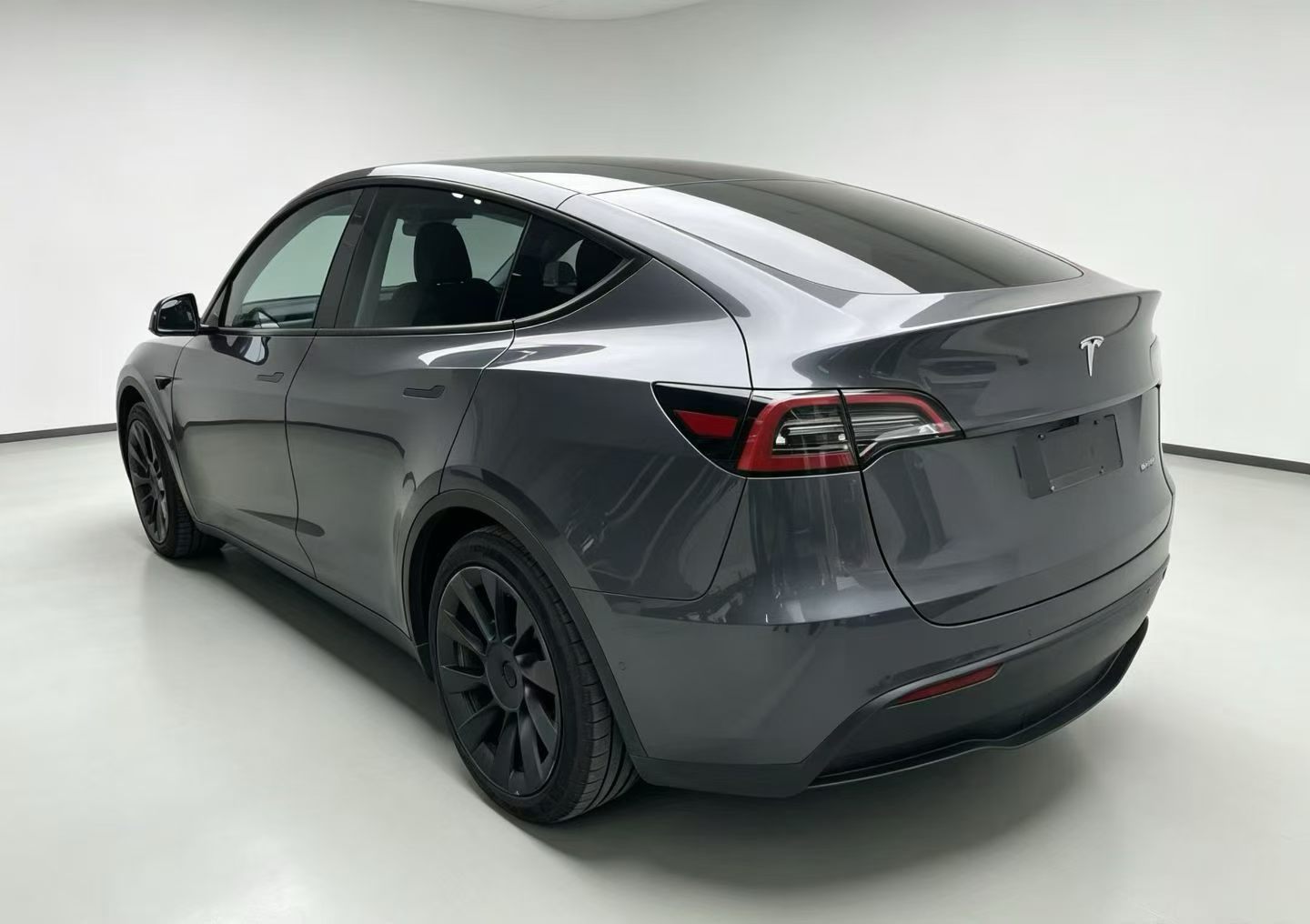 Tesla Model Y 2022 #11 Tesla Model Y 2022 car image #11