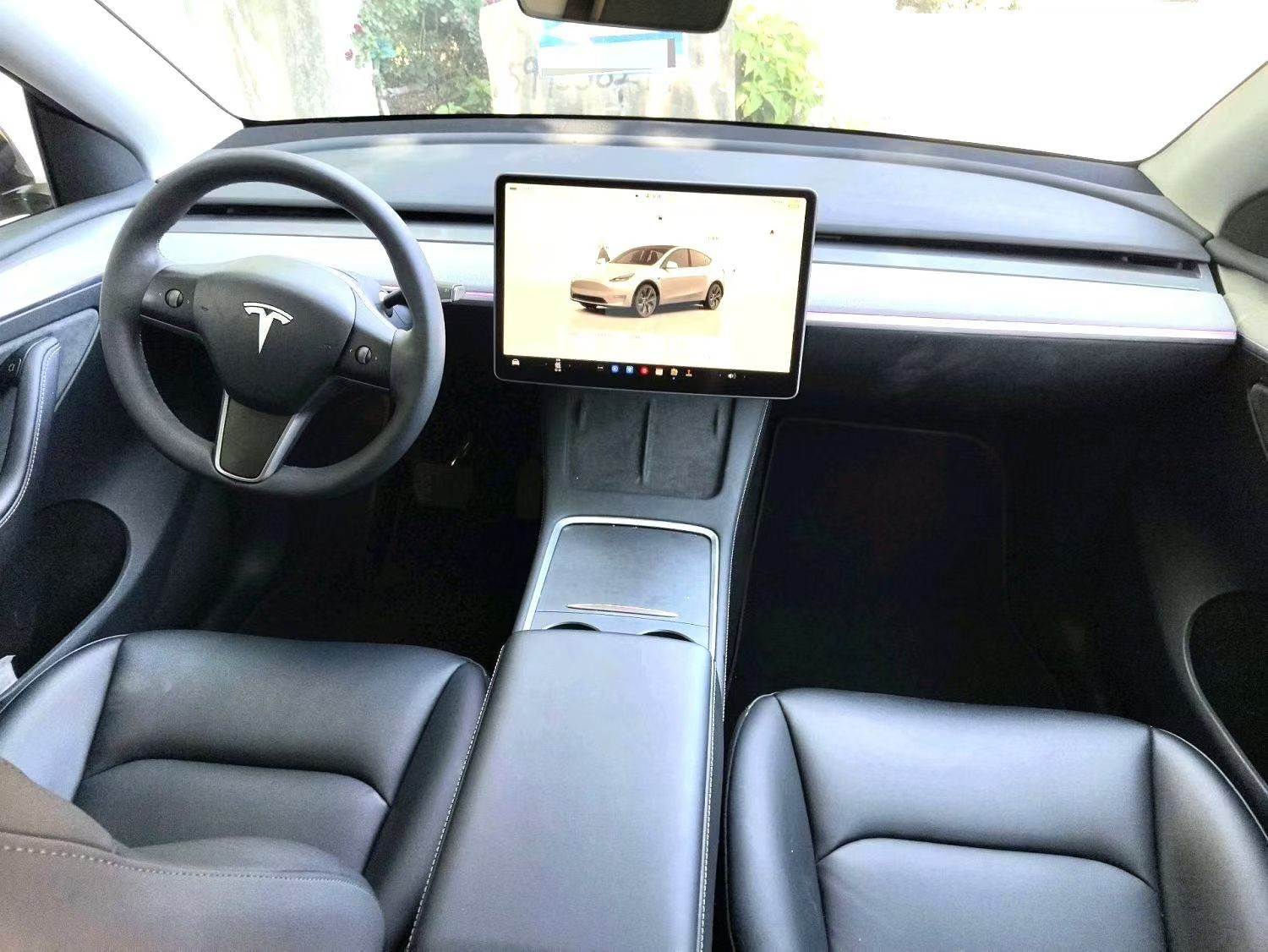 Tesla Model Y 2024 #5 Tesla Model Y 2024 car image #5