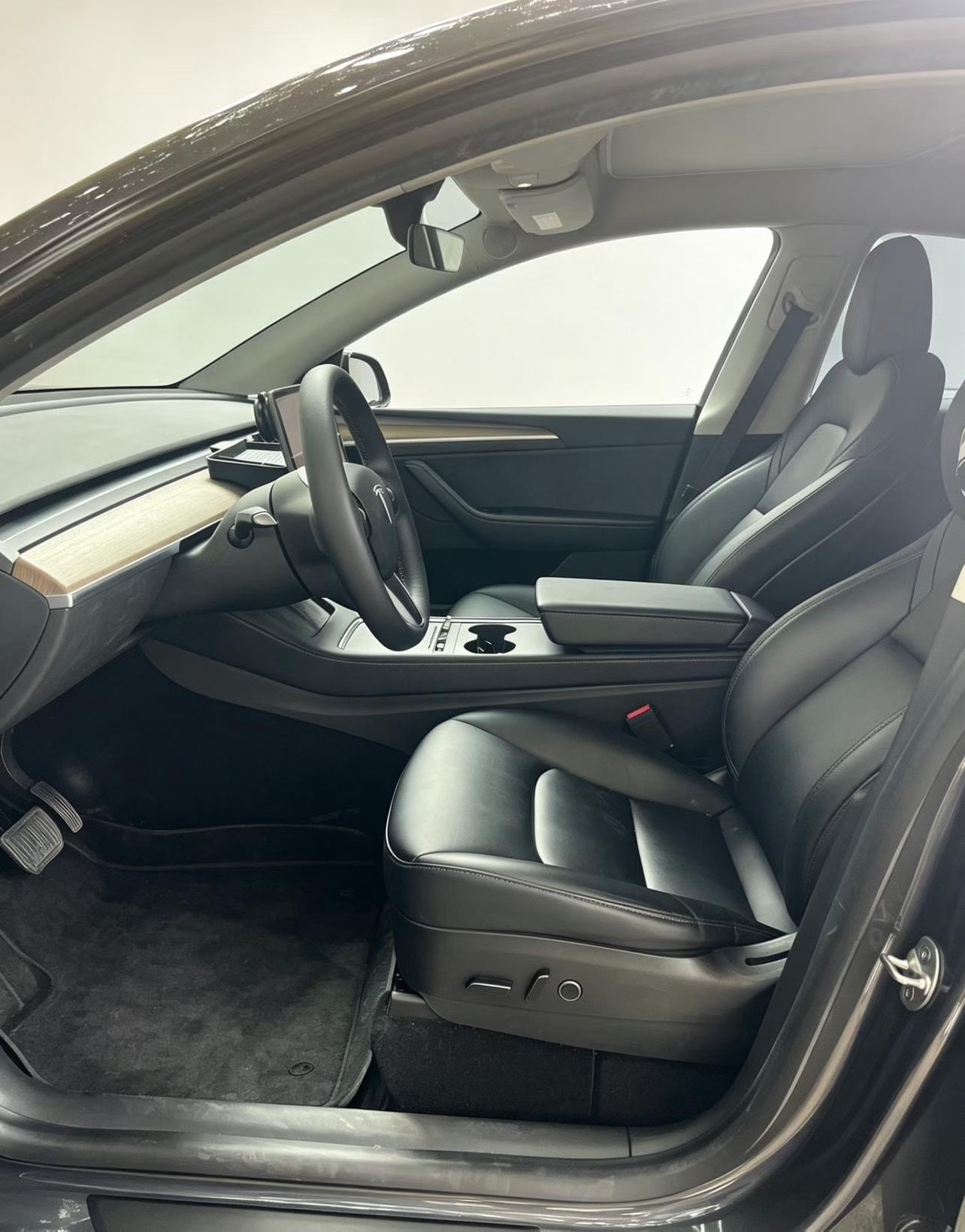 Tesla Model Y 2022 #7 Tesla Model Y 2022 car image #7