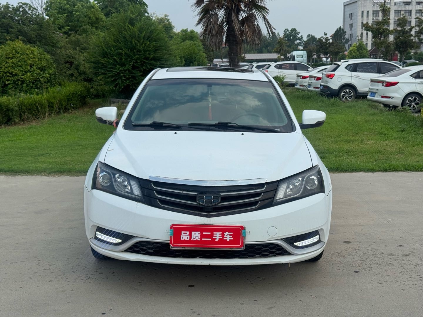 GEELY Emgrand 2015 #4 GEELY Emgrand 2015 car image #4