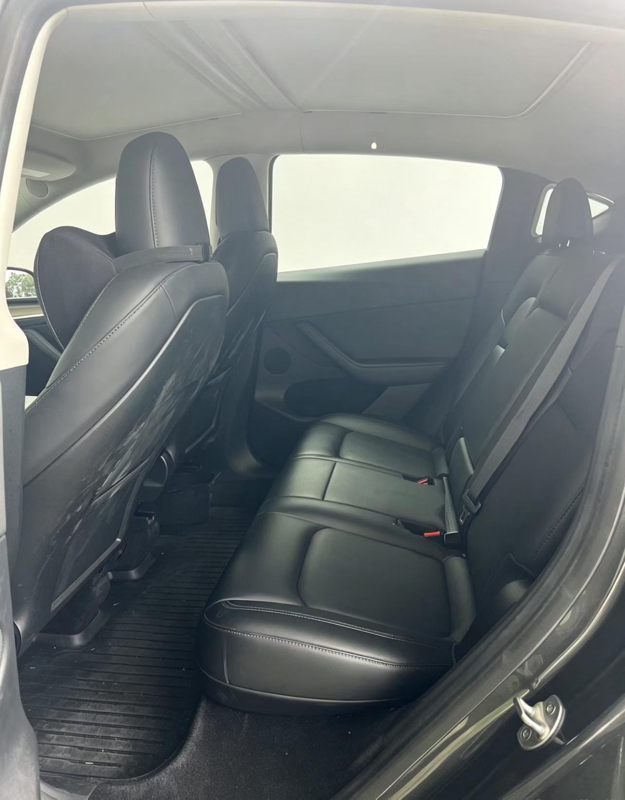 Tesla Model Y 2022 #6 Tesla Model Y 2022 car image #6
