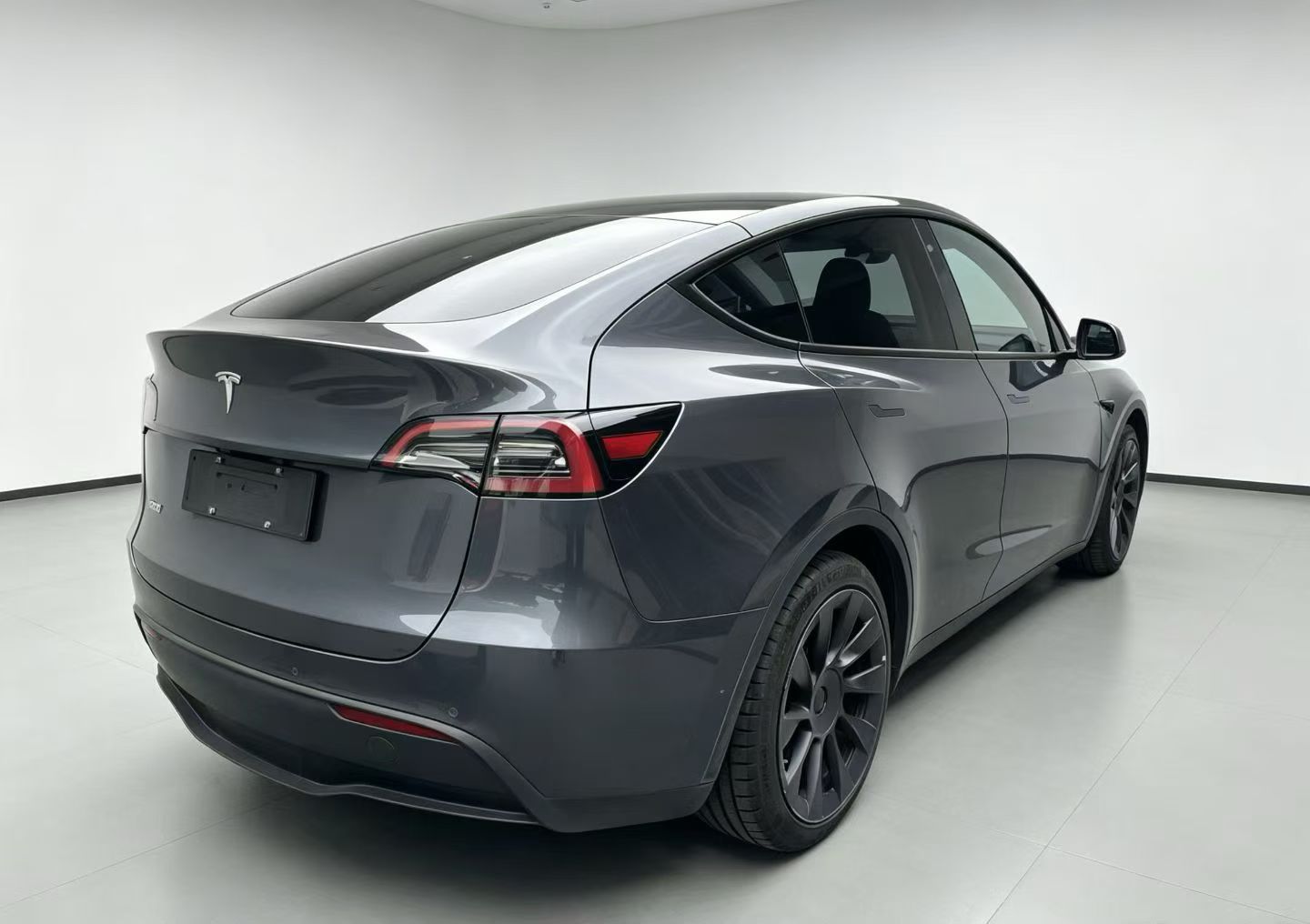 Tesla Model Y 2022 #9 Tesla Model Y 2022 car image #9