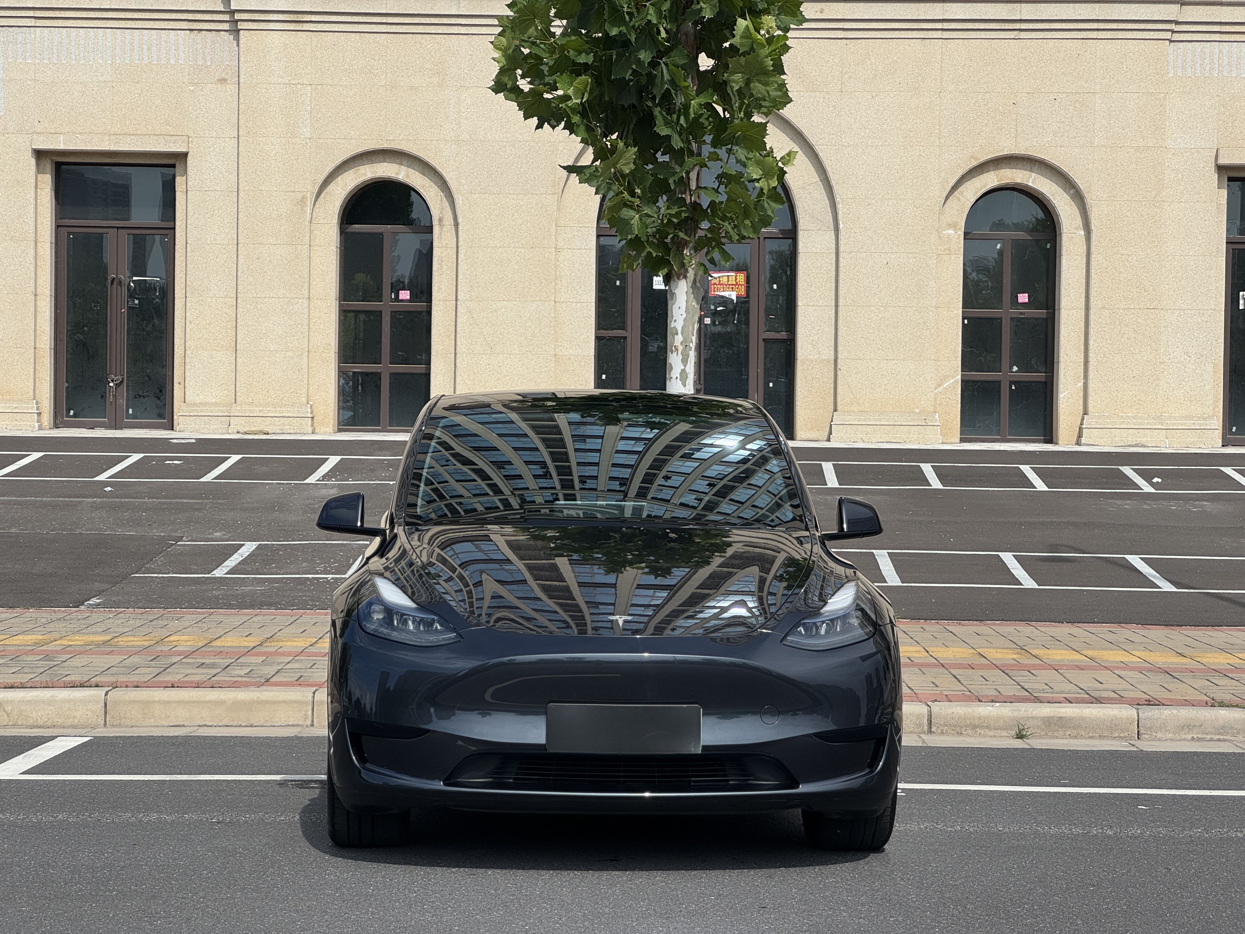 Tesla Model Y 2024 #4 Tesla Model Y 2024 car image #4