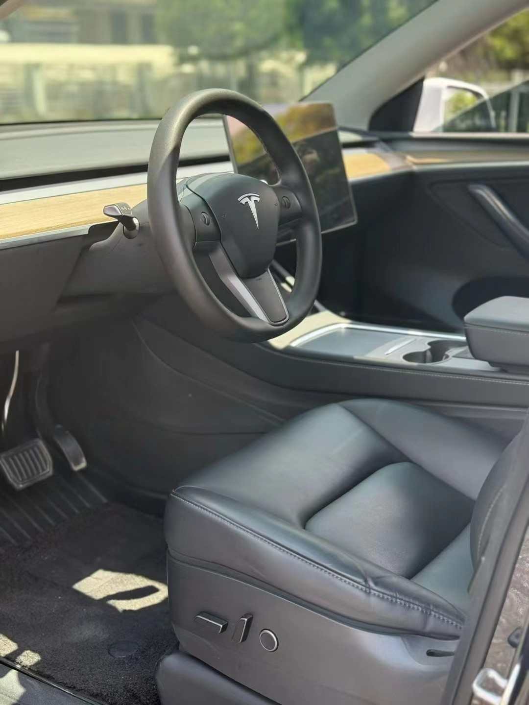 Tesla Model Y 2022 #9 Tesla Model Y 2022 car image #9
