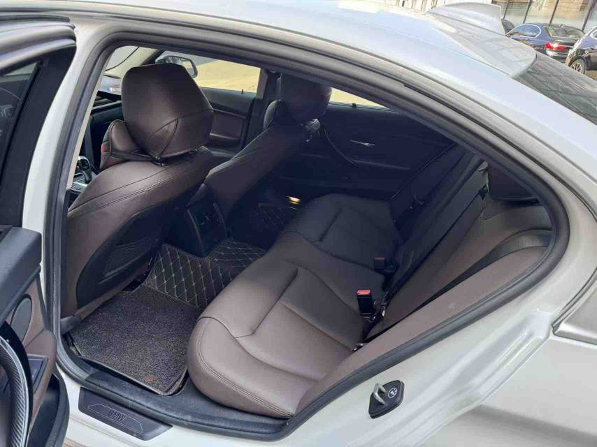 BMW 3 Series 2018 #6 BMW 3 Series 2018 car image #6