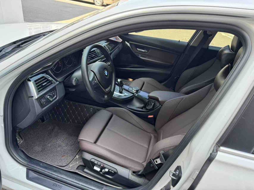 BMW 3 Series 2018 #4 BMW 3 Series 2018 car image #4