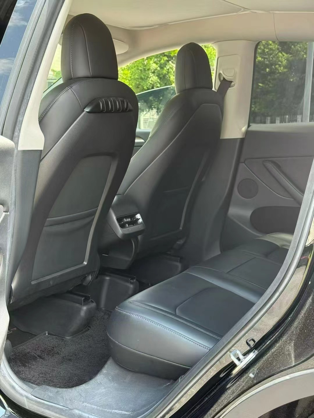 Tesla Model Y 2022 #7 Tesla Model Y 2022 car image #7