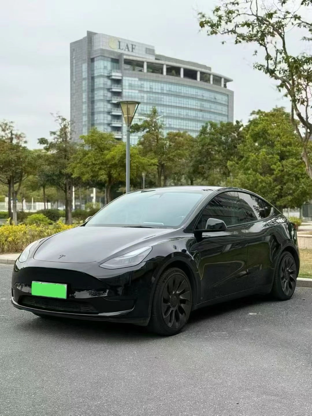 Tesla Model Y 2022 #2 Tesla Model Y 2022 car image #2