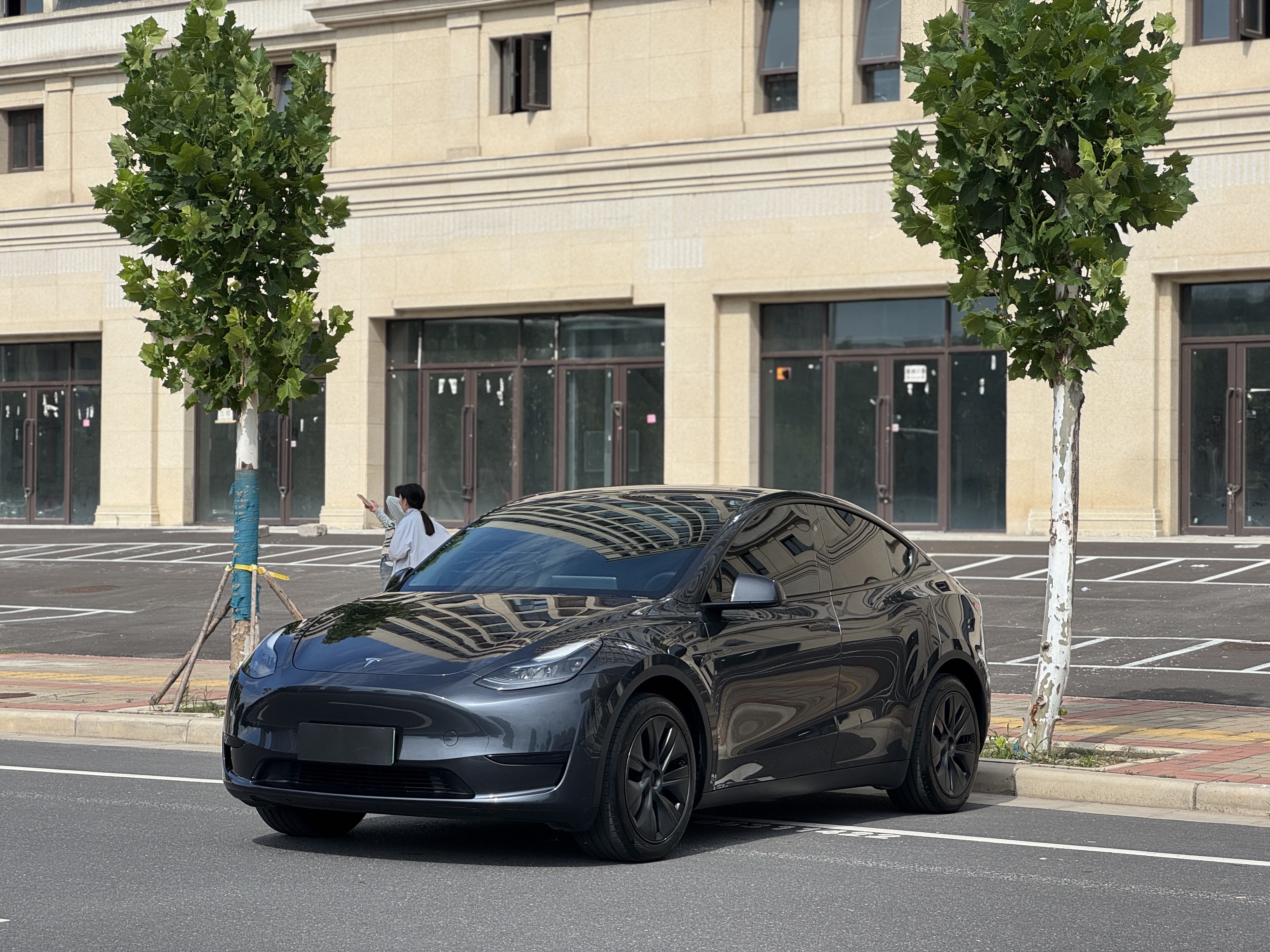Tesla Model Y 2024 #2 Tesla Model Y 2024 car image #2