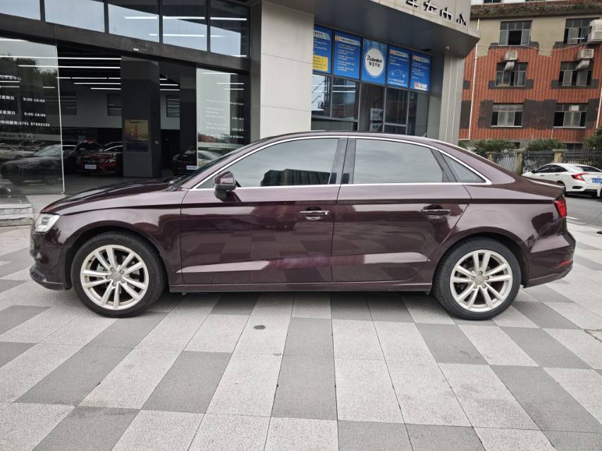 2018 car image #4
