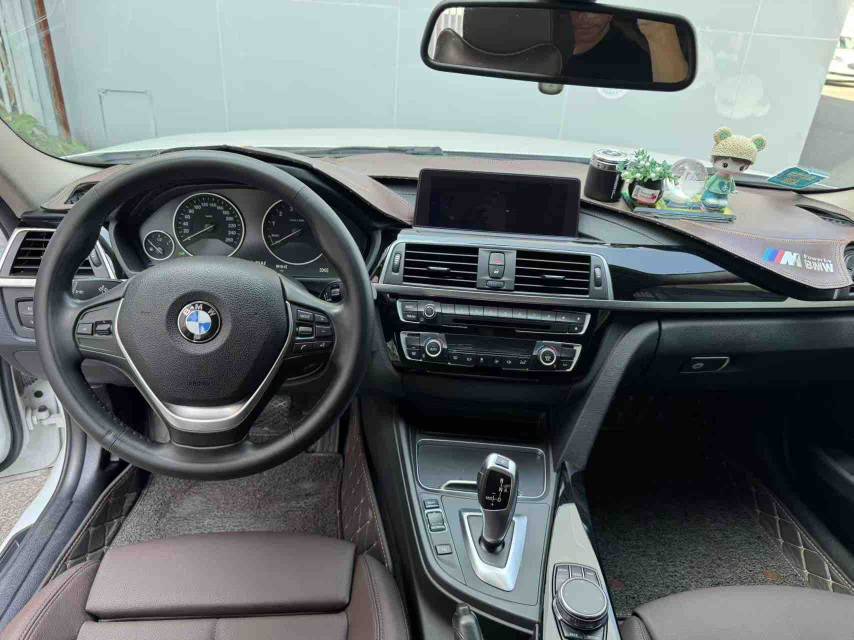 BMW 3 Series 2018 #7 BMW 3 Series 2018 car image #7