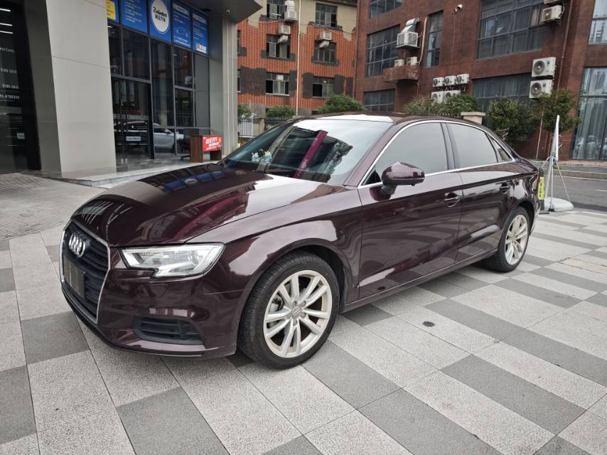 2018 car image #2