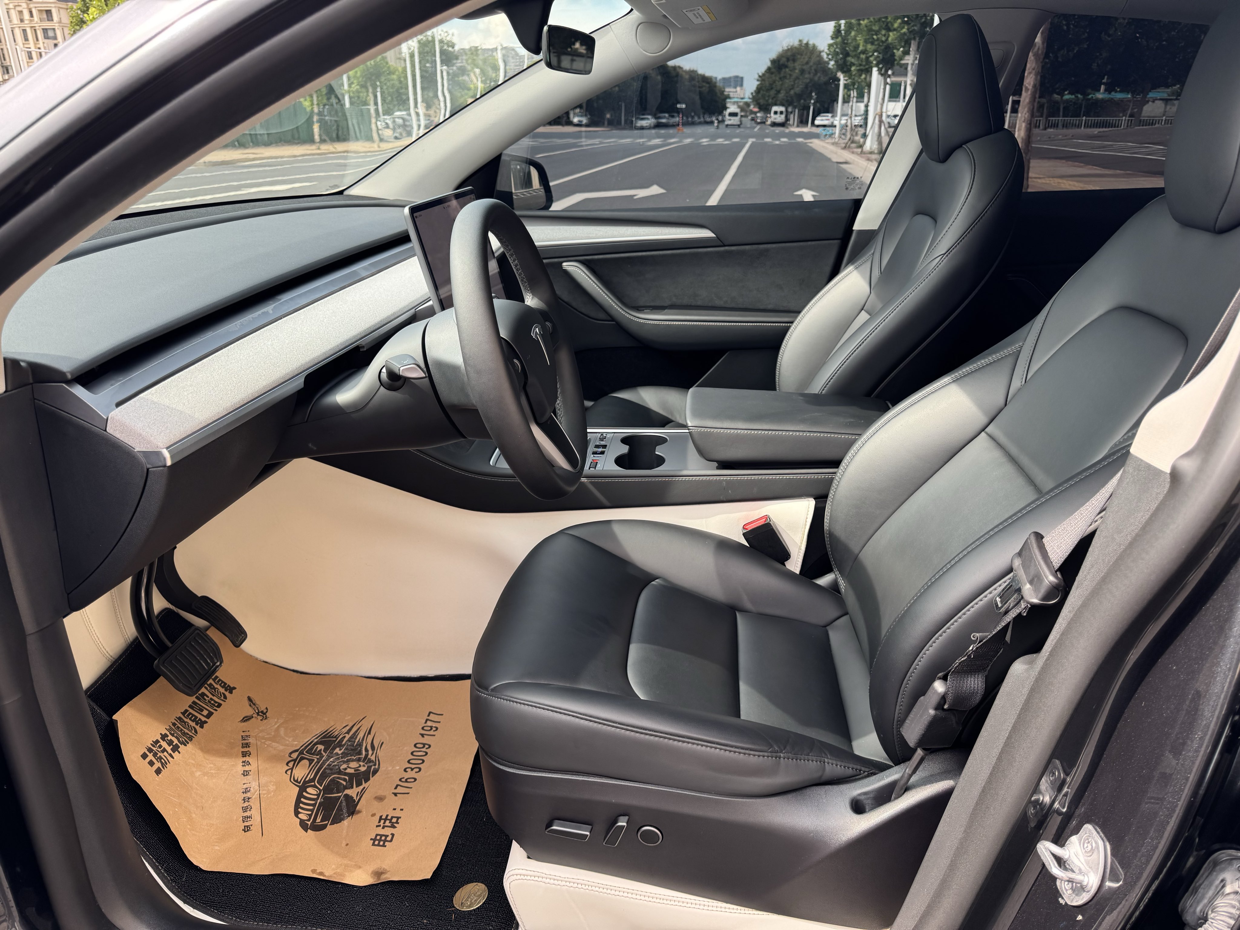 Tesla Model Y 2024 #11 Tesla Model Y 2024 car image #11