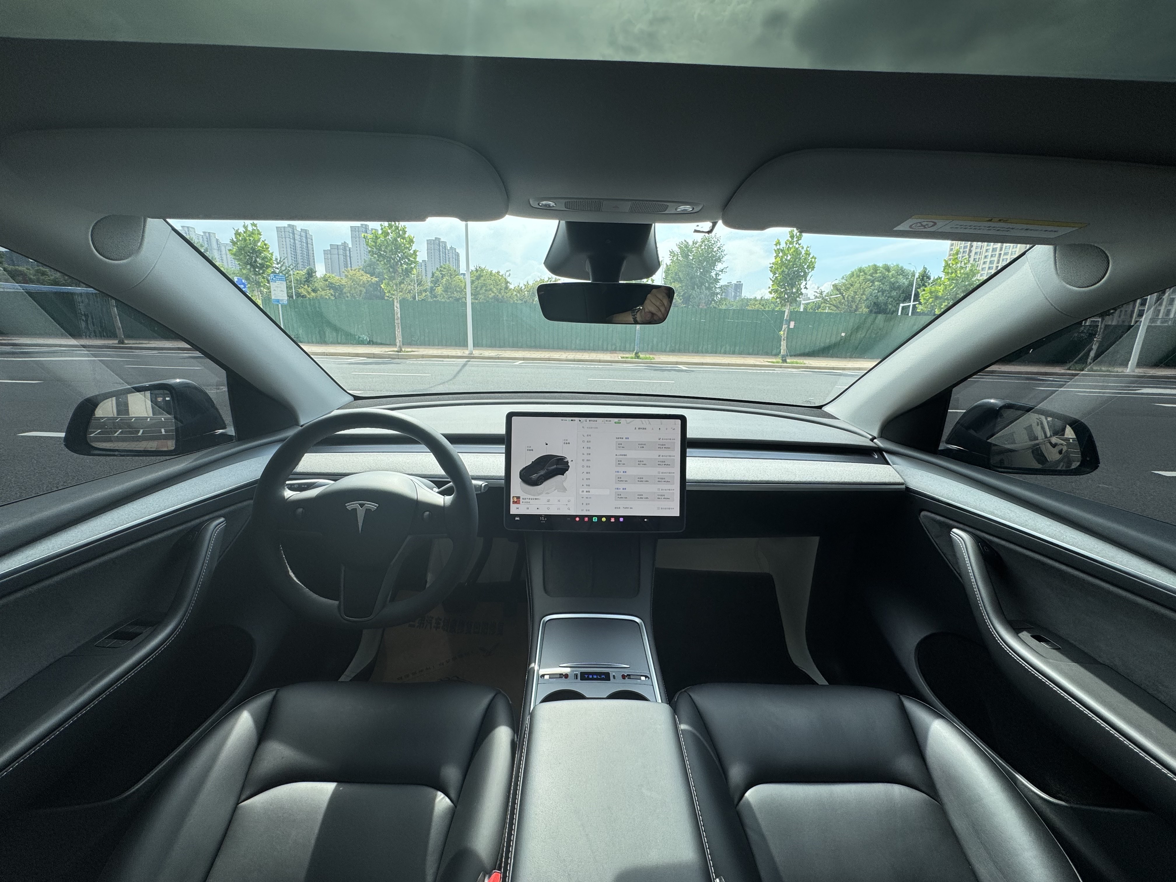 Tesla Model Y 2024 #8 Tesla Model Y 2024 car image #8