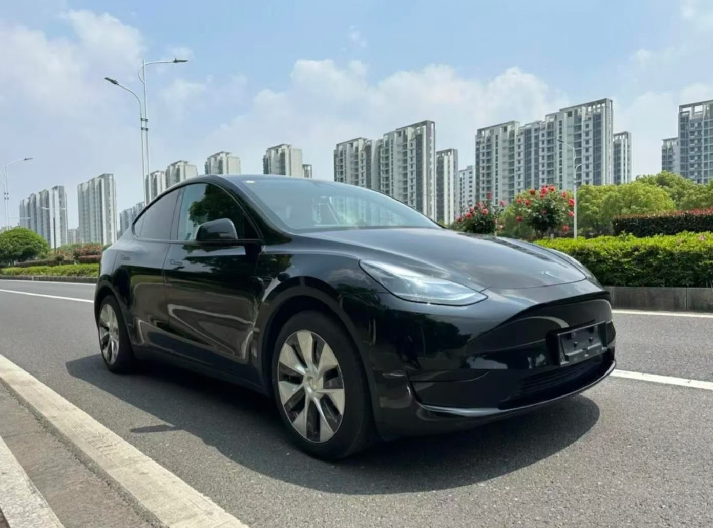 Tesla Model Y 2022 #5 Tesla Model Y 2022 car image #5