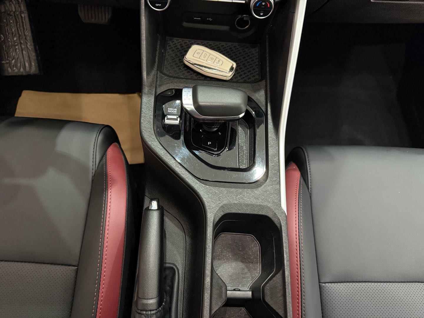 GEELY Coolray 2023 car image #17