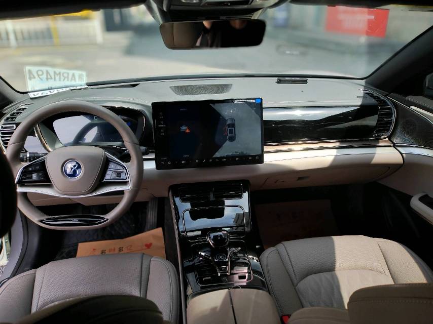 BYD Han 2025 car image #8