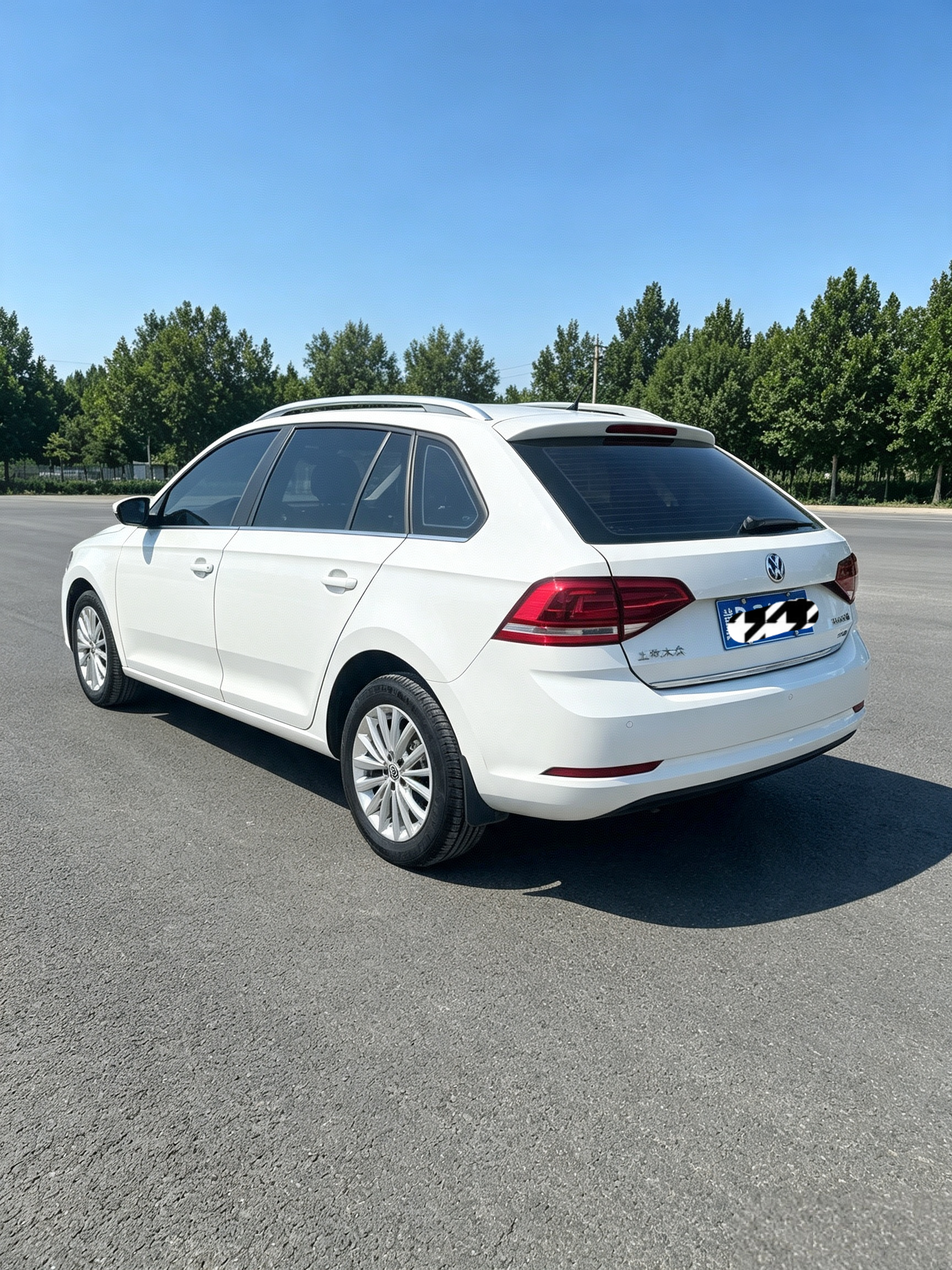 Volkswagen Santana 2017 car image #10