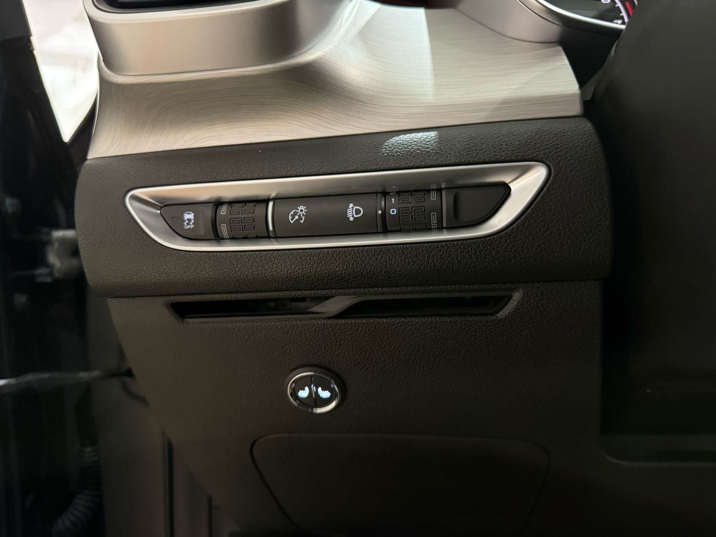 GEELY Coolray 2023 car image #19