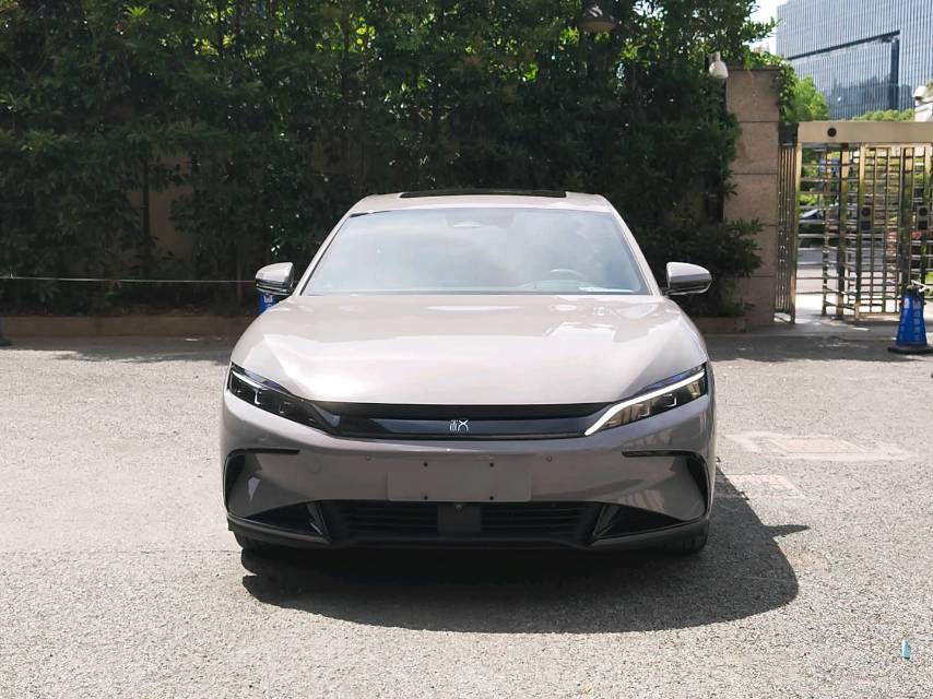 BYD Han 2025 car image #4