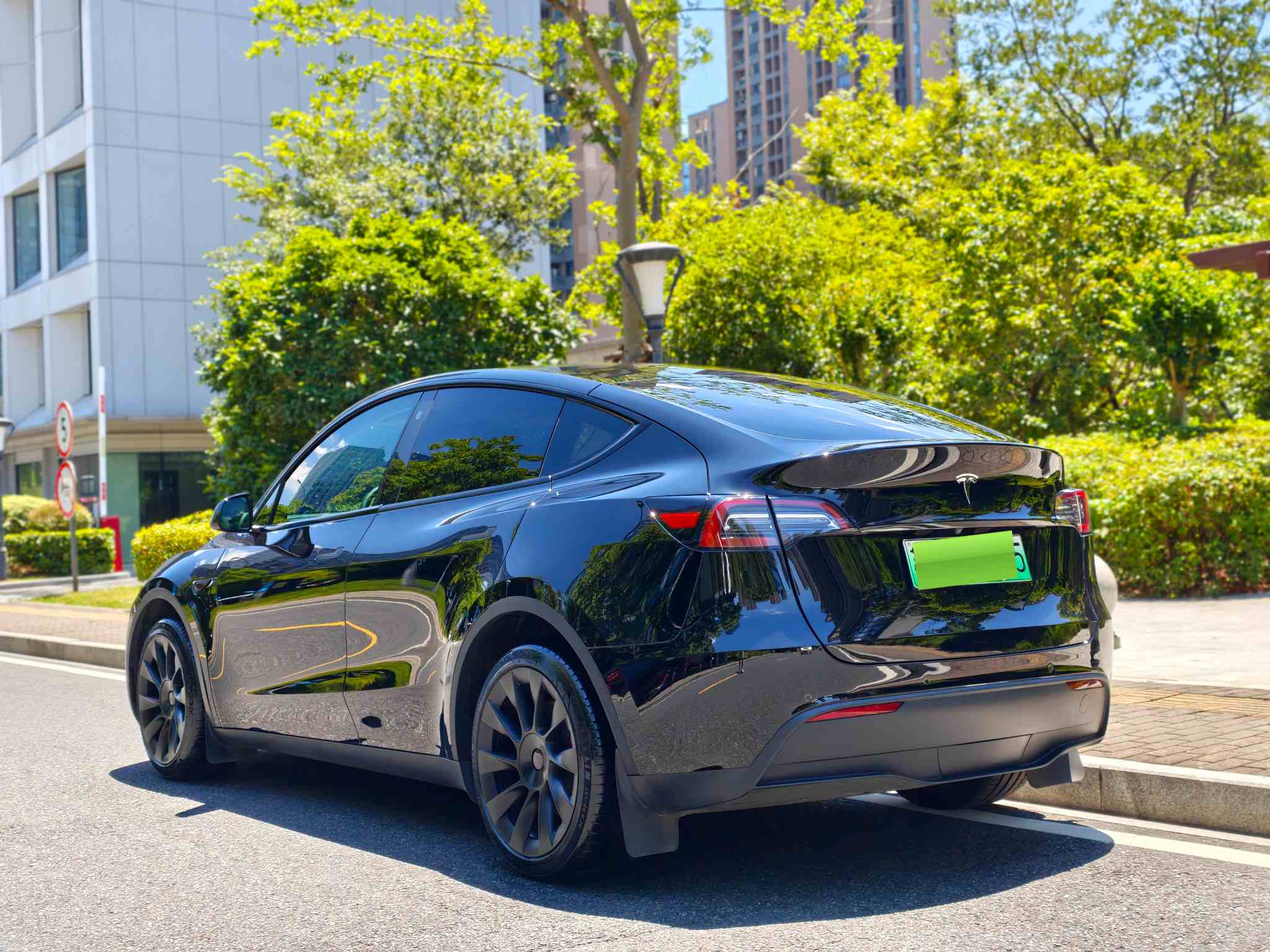 Tesla Model Y 2023 #10 Tesla Model Y 2023 immagine di auto #10