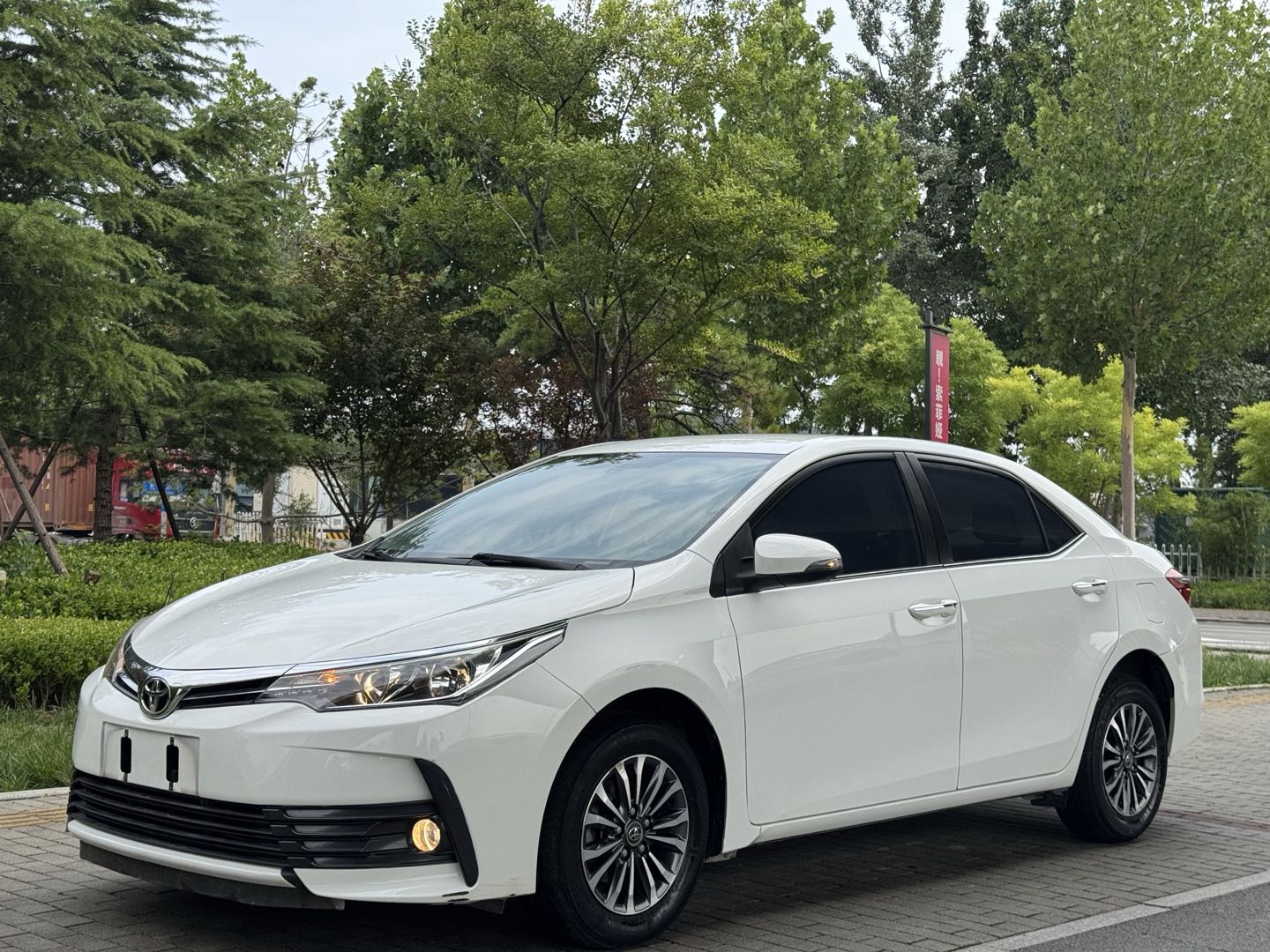 Toyota Corolla 2017 car image #2